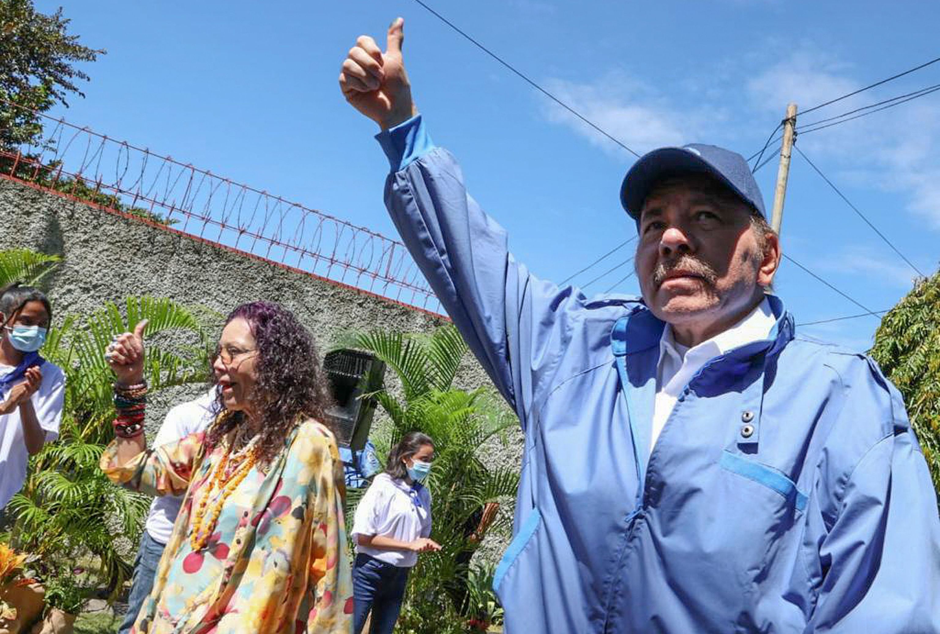 Daniel Ortega y Rosario Murillo, este domingo.