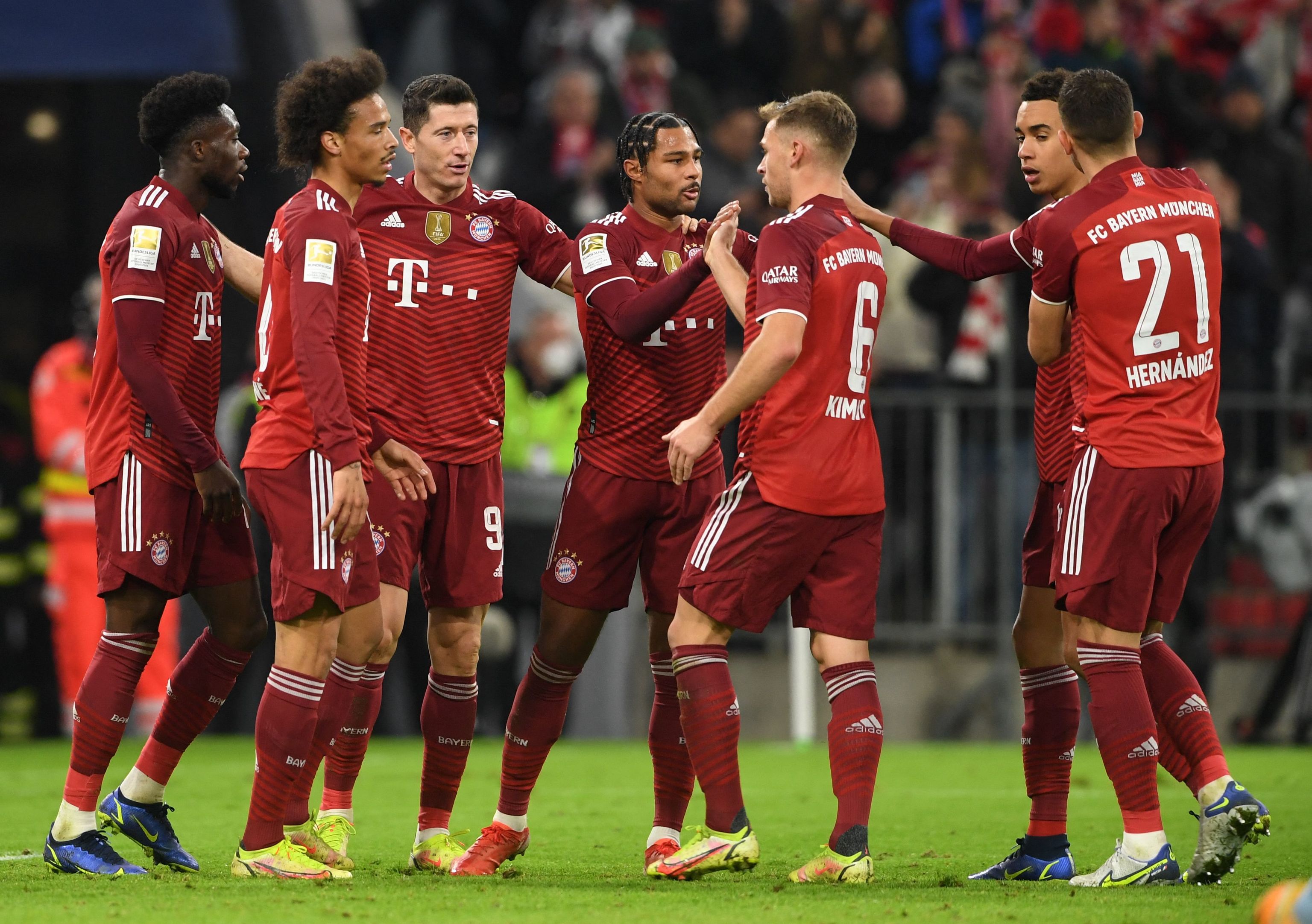 Los futbolistas del Bayern celebran un gol.