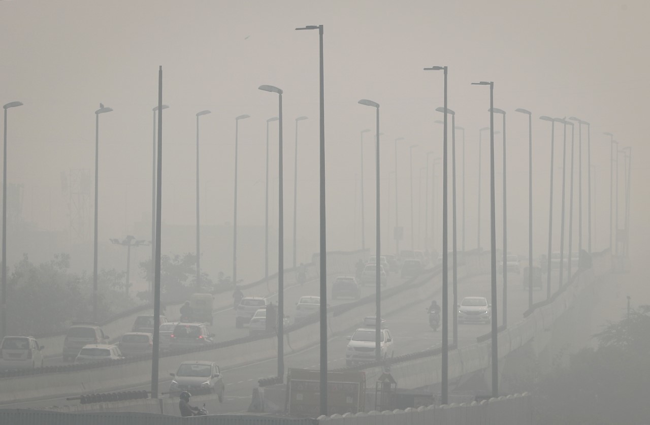 Trfico y polucin en Delhi