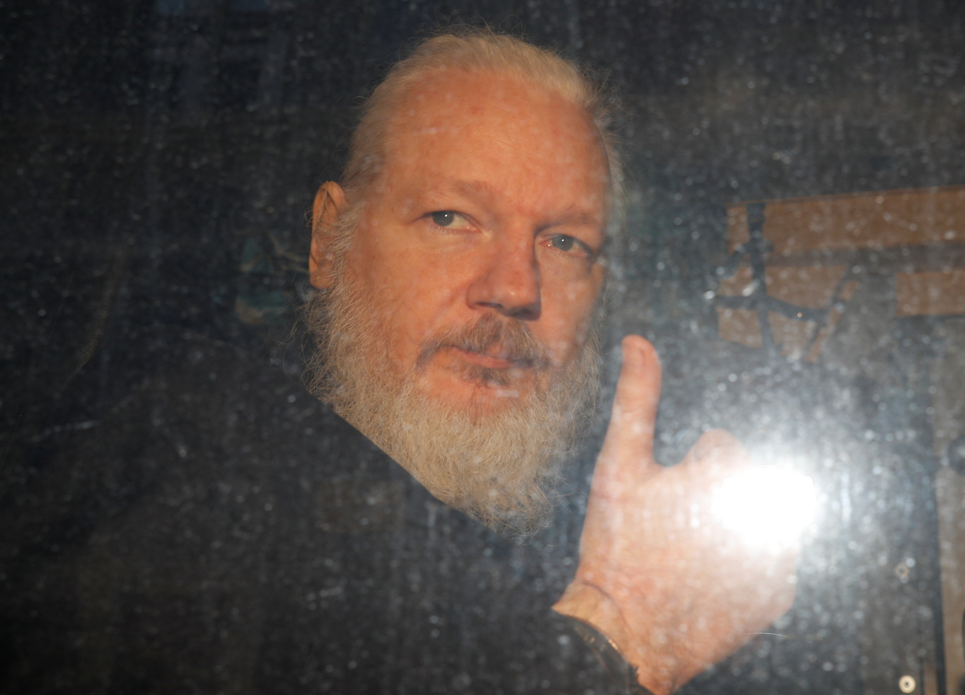 Julian Assange, tras ser detenido en 2019.