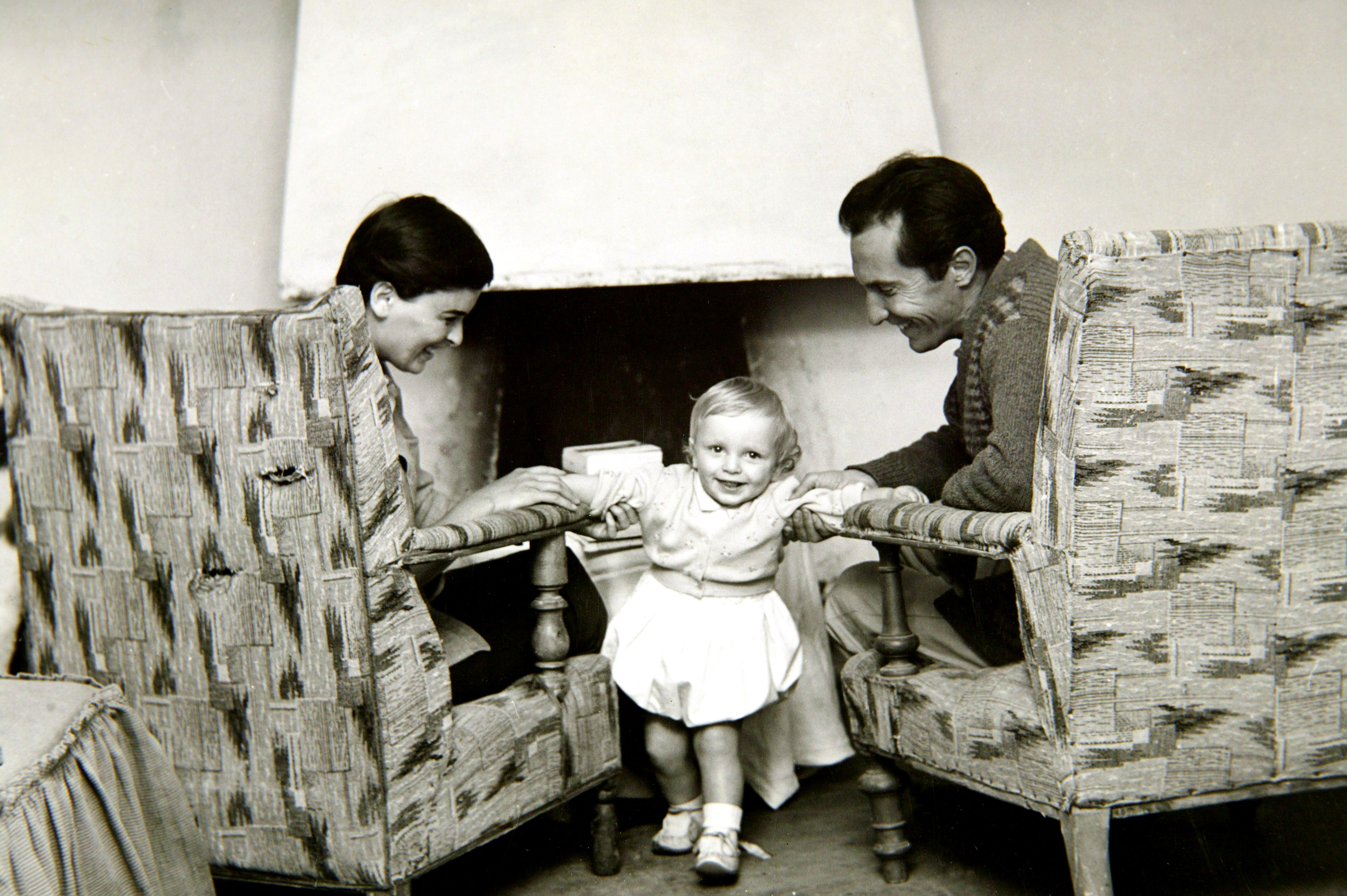 Miguel Bos�, de ni�o, con sus padres.