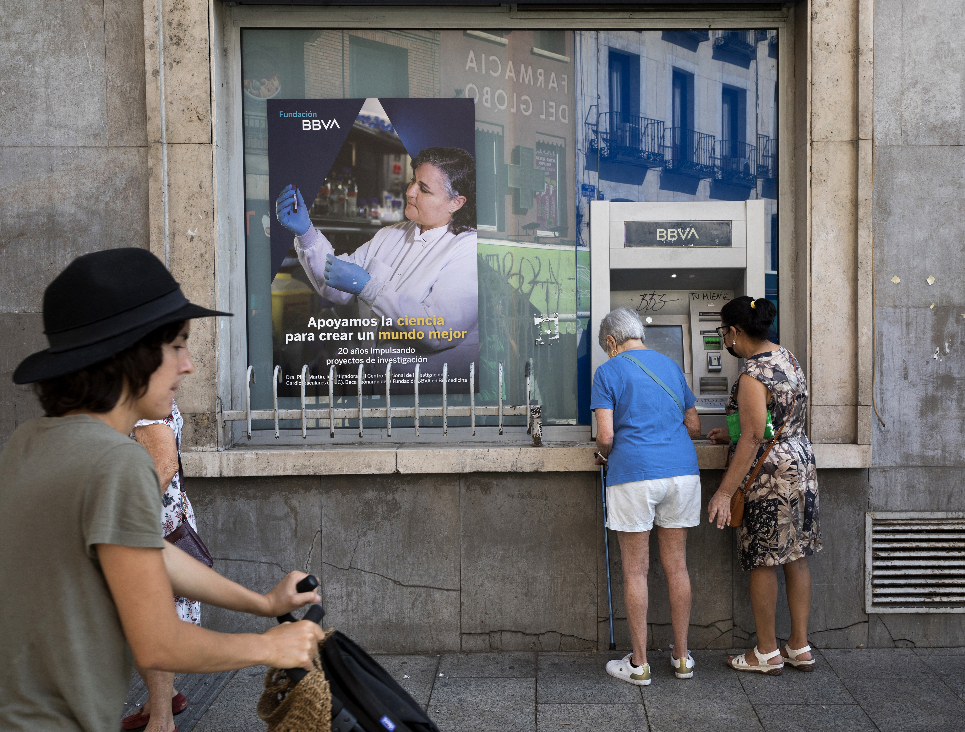 BBVA descarta crecer en España y lanza una OPA sobre el 100% de su filial turca