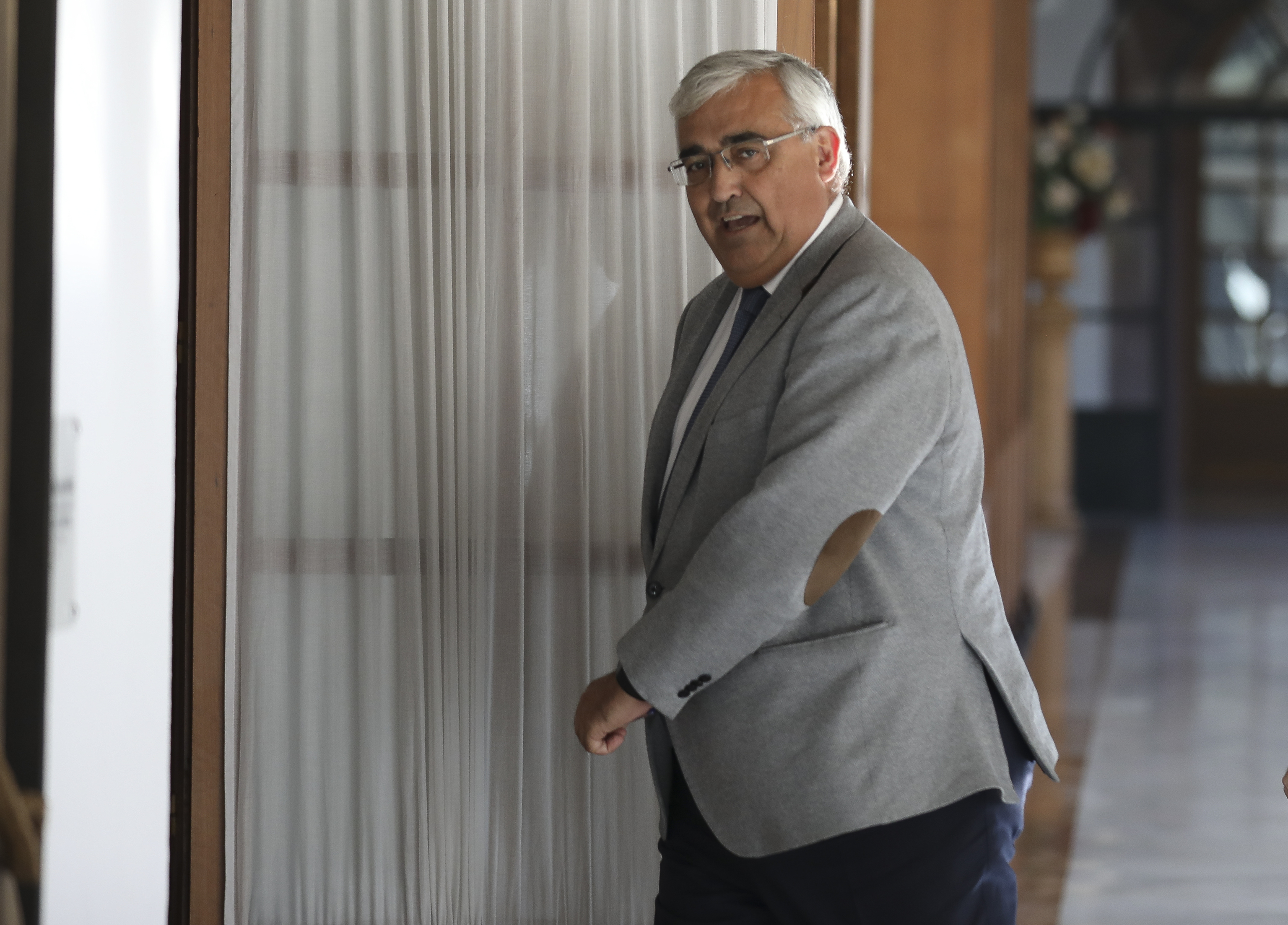 El ex consejero y actual parlamentario del PSOE Antonio Ramrez de Arellano entrando en la sala de comisiones en su primera citacin por la Faffe.