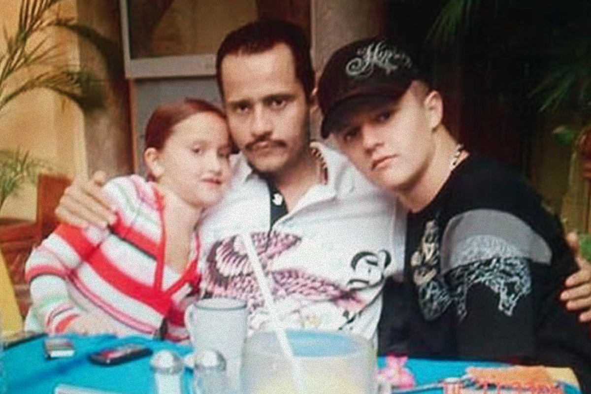 Nemesio Oseguera, alias 'El Mencho', junto a dos de los hijos que tuvo con 'La jefa'.