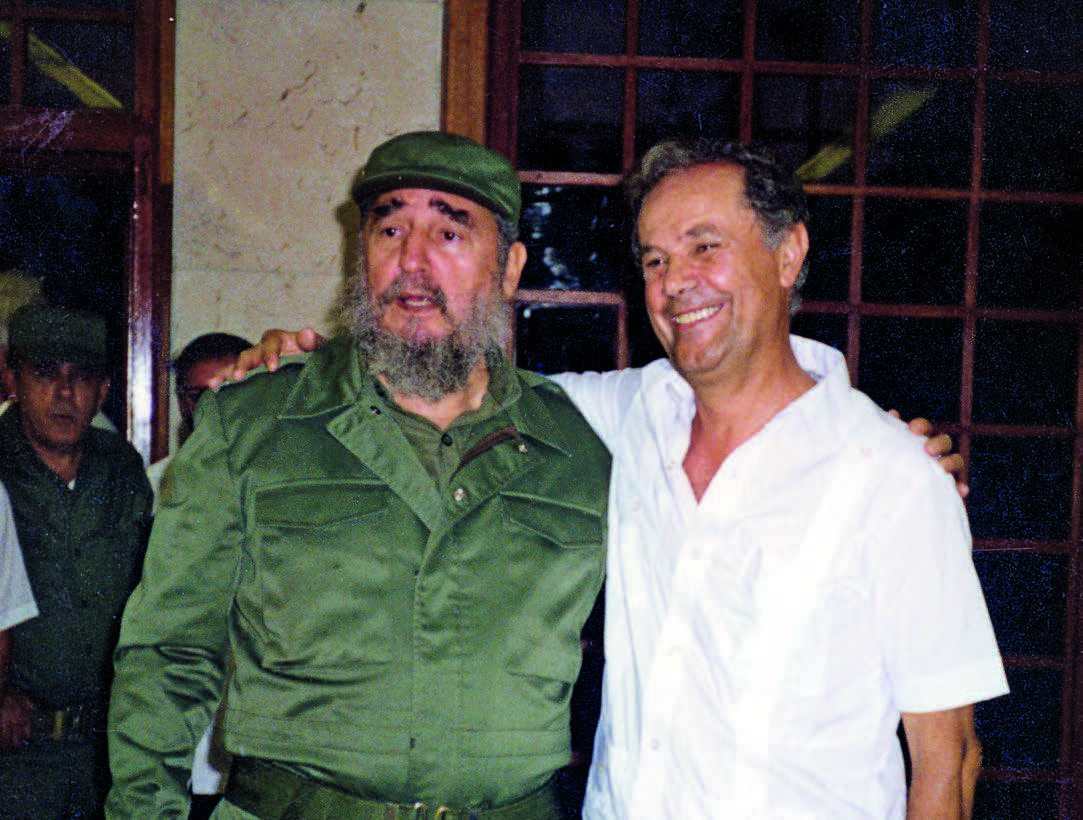 Gabriel Escarrer junto a Fidel Castro