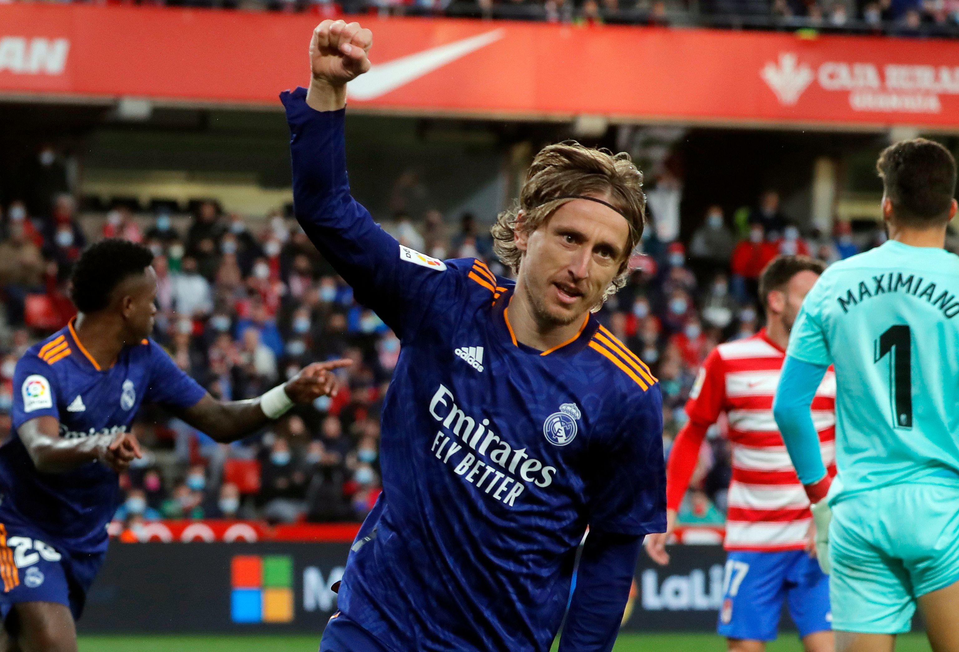Modric celebra un gol en Granada.