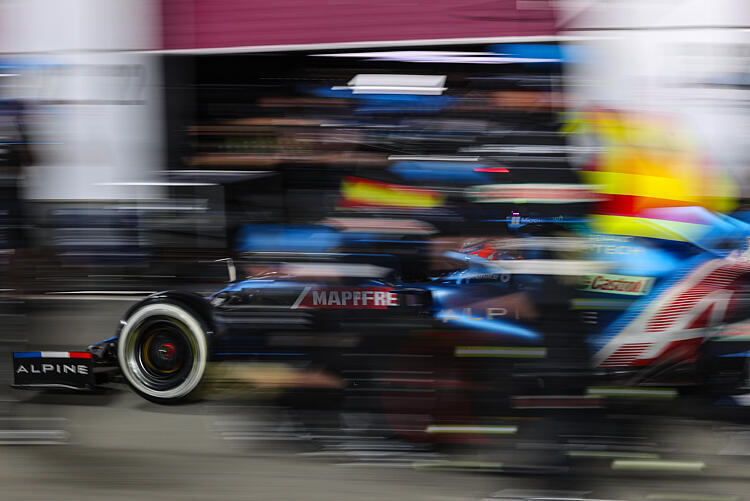 Alonso, al volante del A521, durante el GP de Qatar.