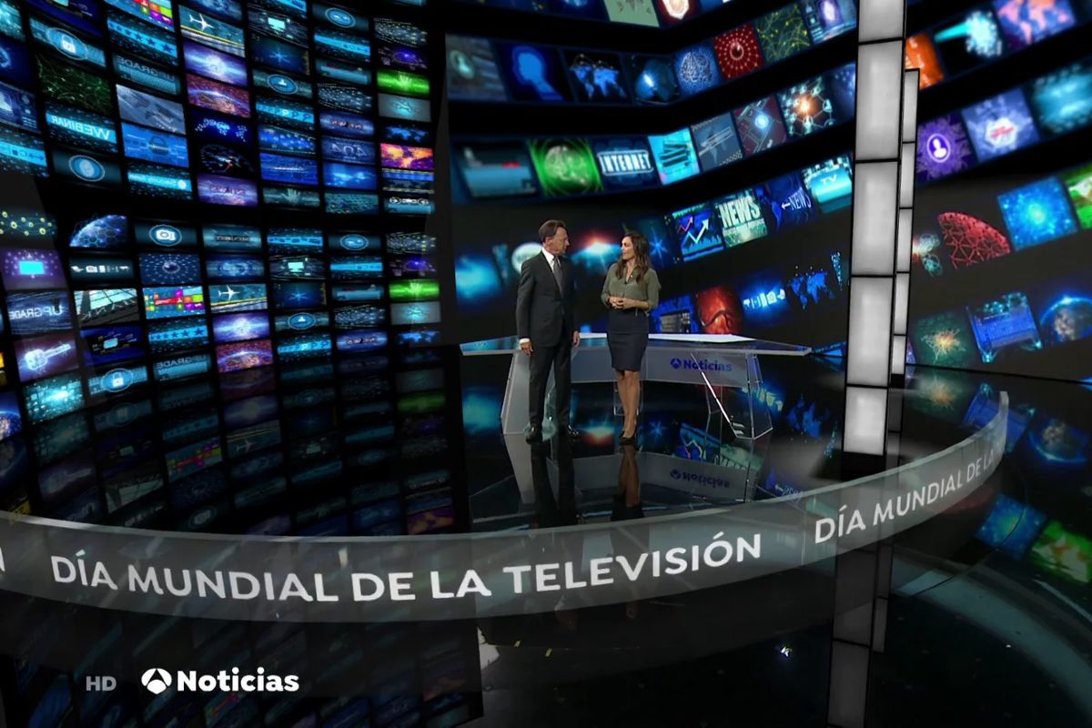 Matías Prats y Mónica Carrillo celebran el Día Mundial de la Televisión y se acuerdan de otras cadenas