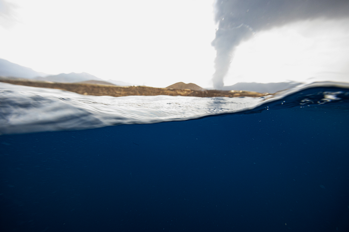 Lava submarina: las primeras fotos subacuticas tras la erupcin de La Palma... y la historia de drama y esperanza que se ve en ellas