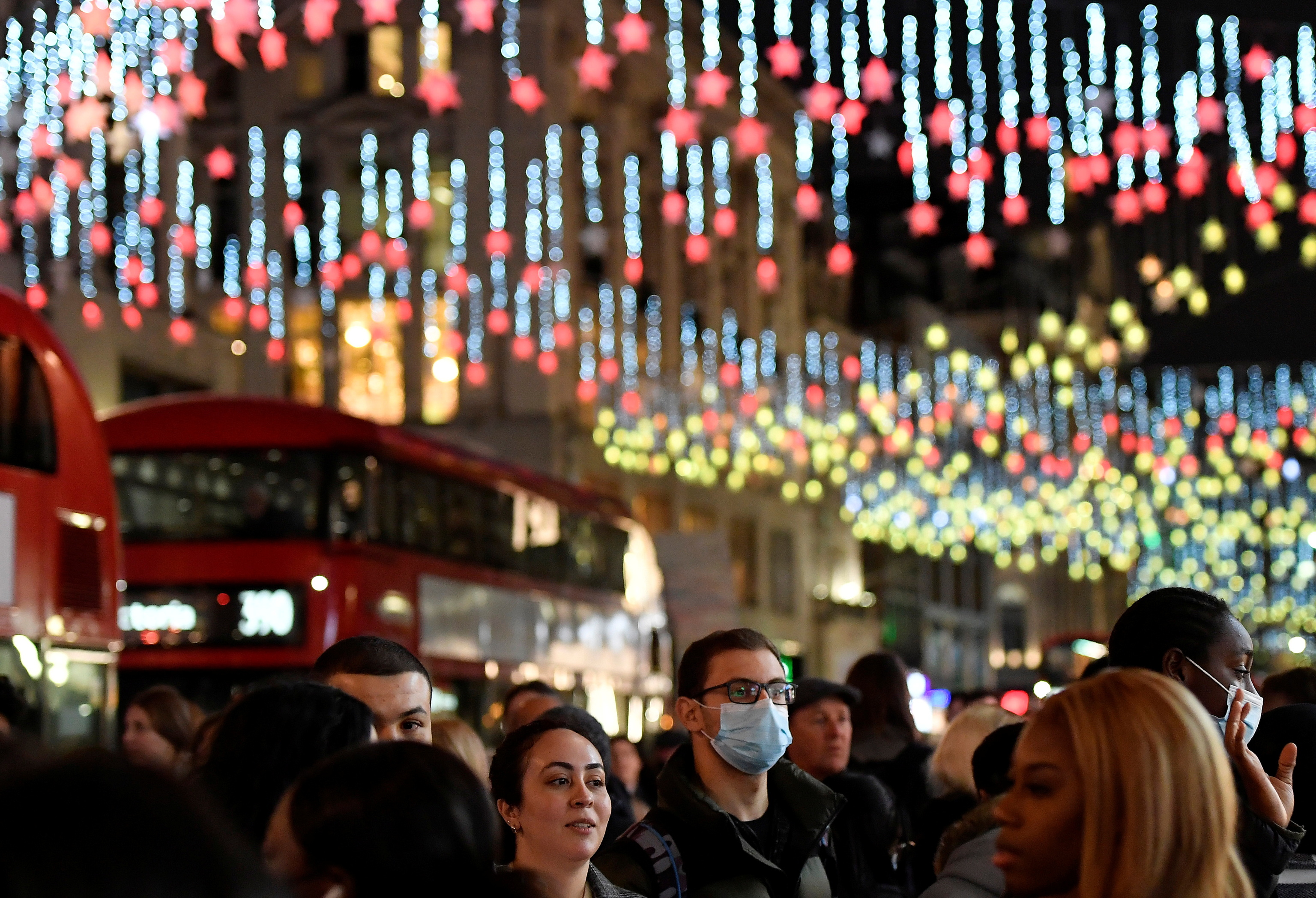 Oxford Street, iluminada por Navidad.
