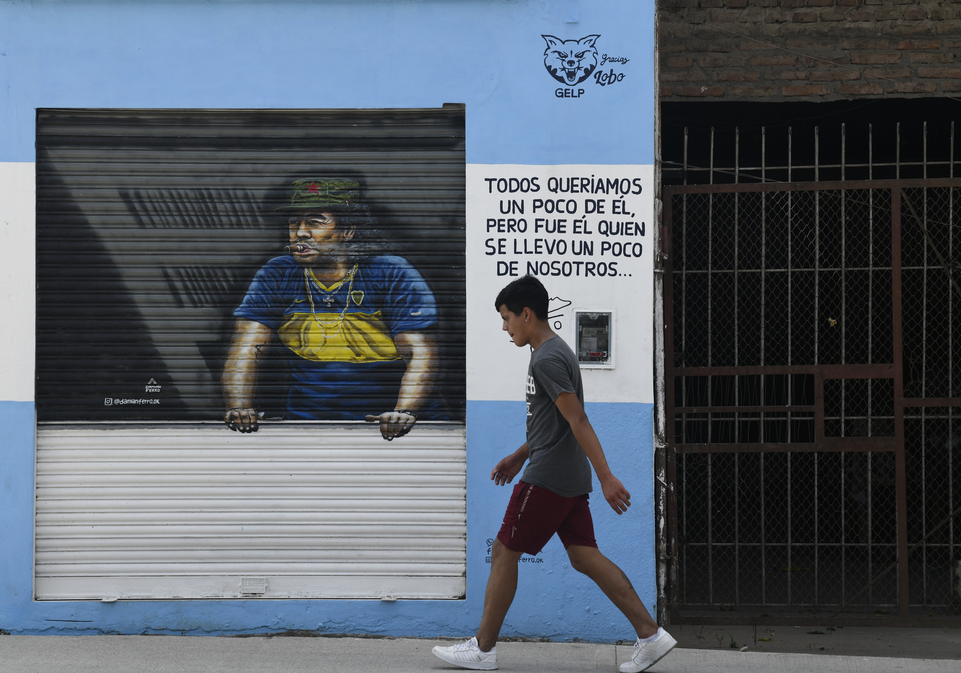 Un mural sobre Maradona, en el barrio bonaerense de Lomas de Maril.
