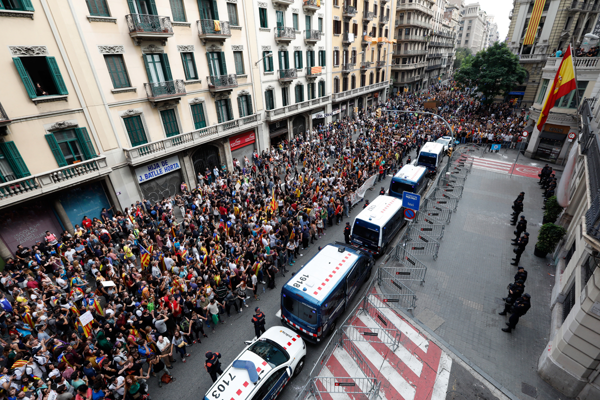 Protesta ante la comisara de Via Laietana de Barcelona, en 2017.