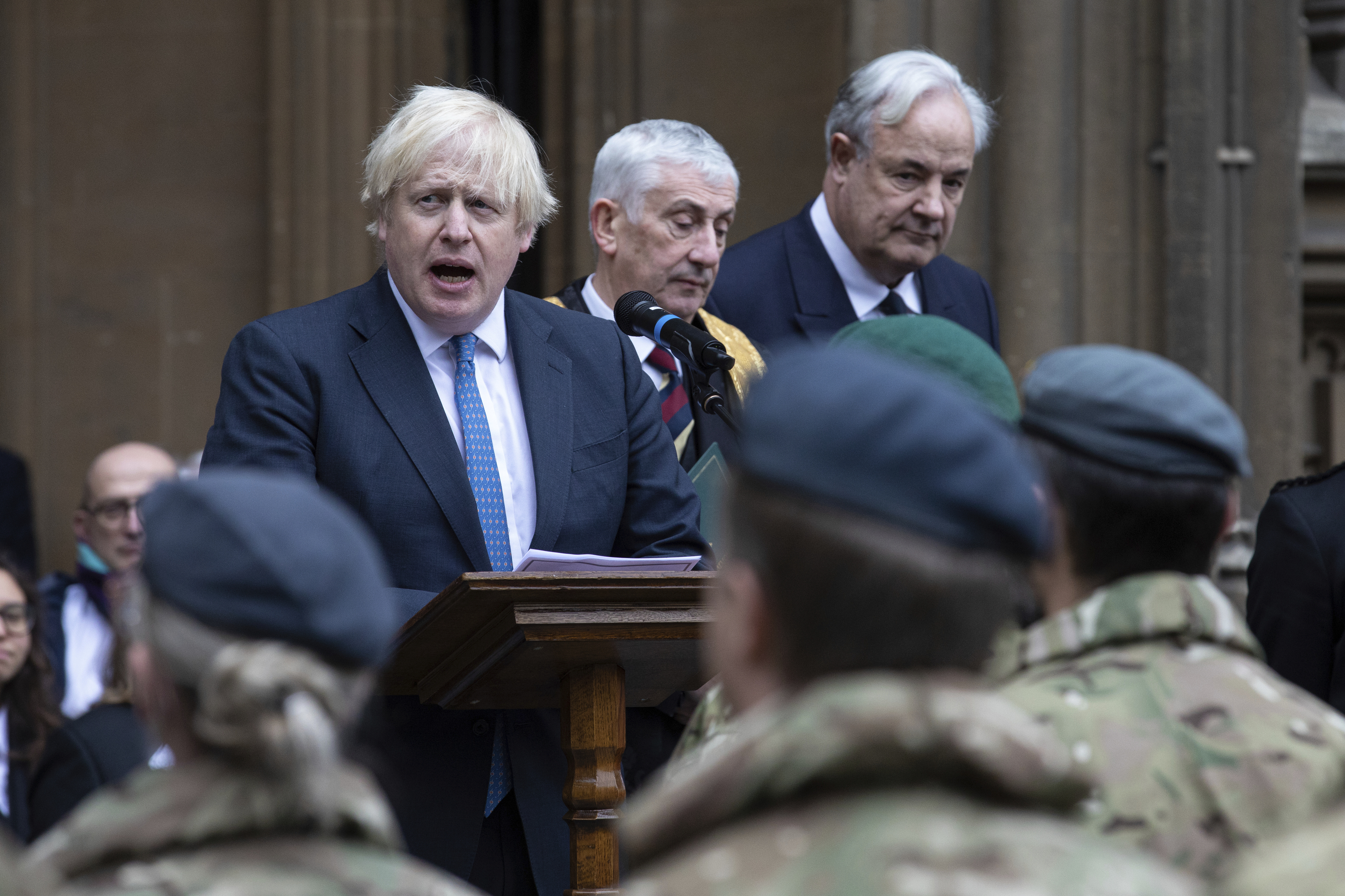 Boris Johnson recibe a las tropas de Afganistn.