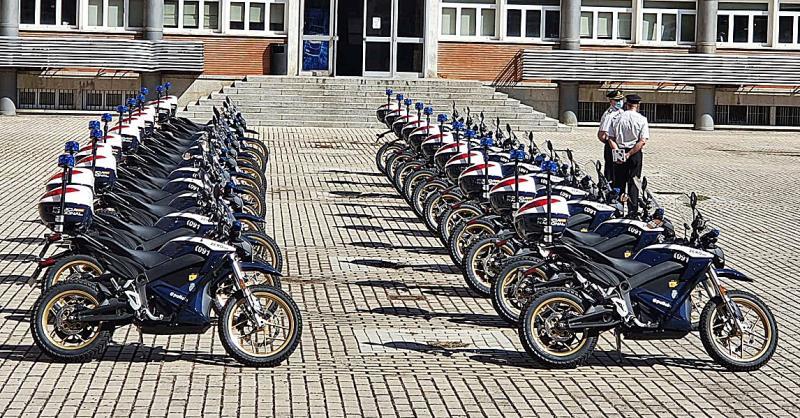 Imagen de las 22 motocicletas elctricas de la marca estadounidense Zero, adquiridas por la Polica Nacional este ao.
