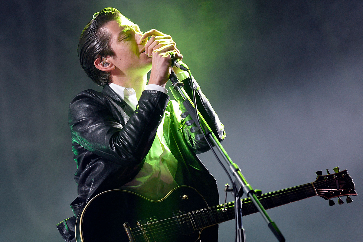 Arctic Monkeys estran en Cala Mijas.