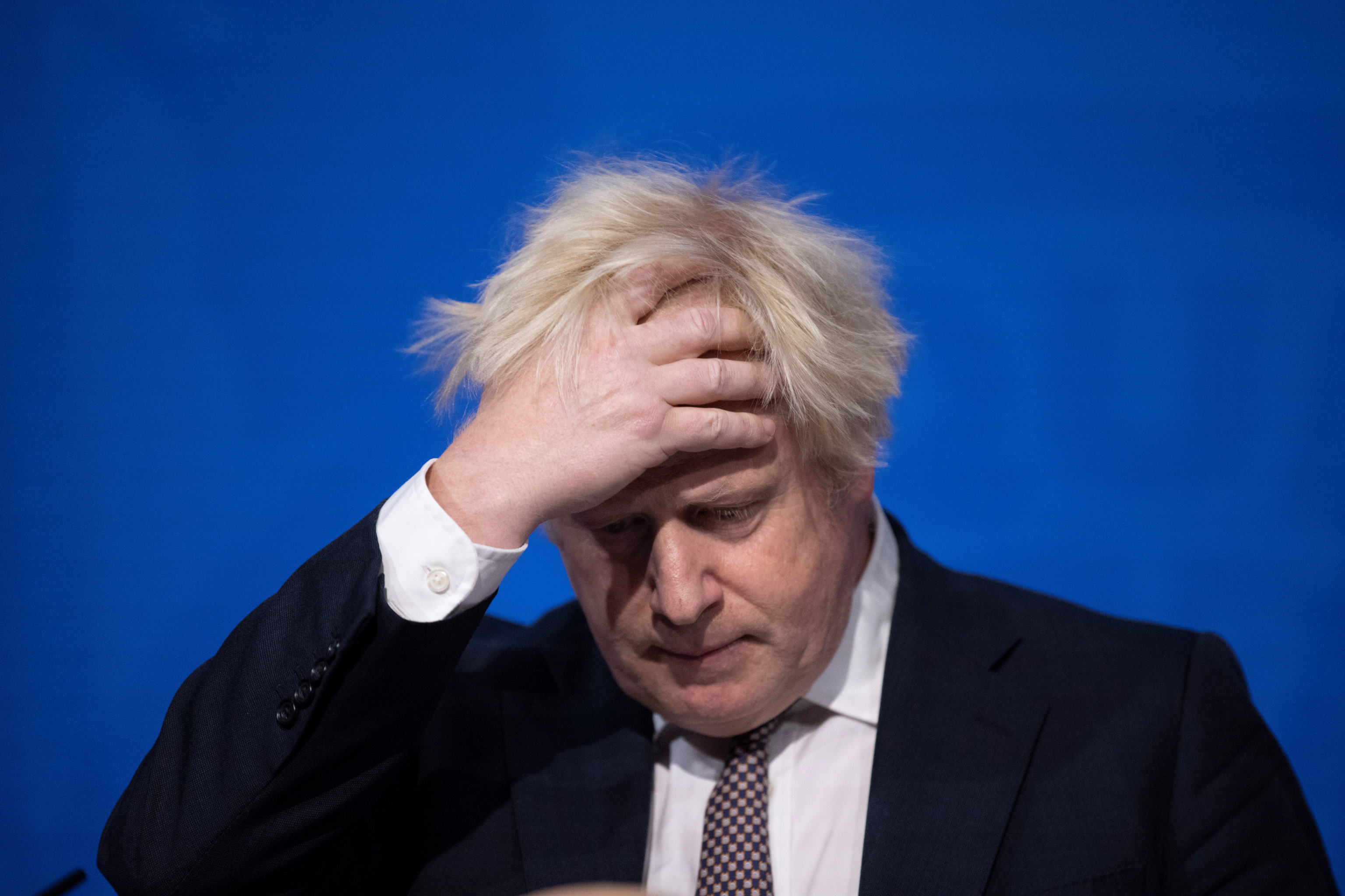 Boris  Johnson, durante la rueda de prensa tras conocerse los dos casos de la nueva variante en Reino Unido.