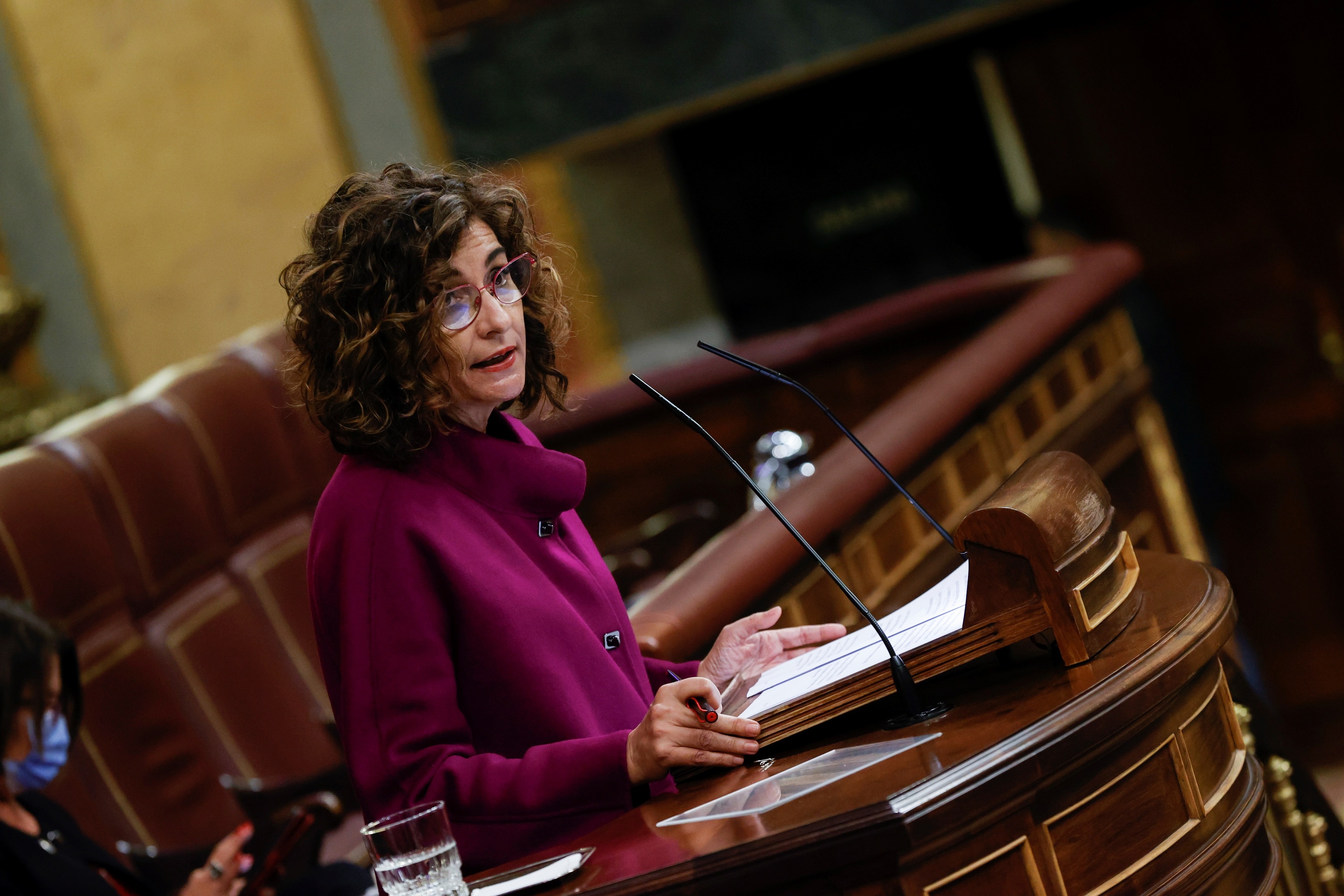 María Jesús Montero interviene en el Pleno del Congreso.