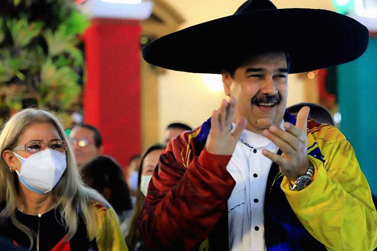 'SuperBigote' Maduro derrota al imperio y se convierte en villancico