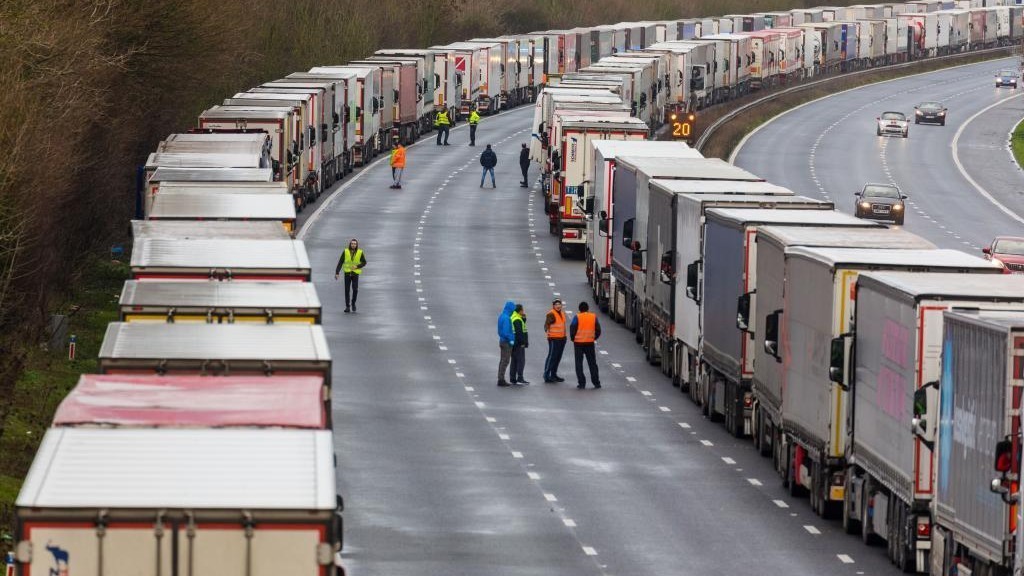 Colas de camiones en Dover tras el Brexit, Reino Unido, Unión Europea, aduanas