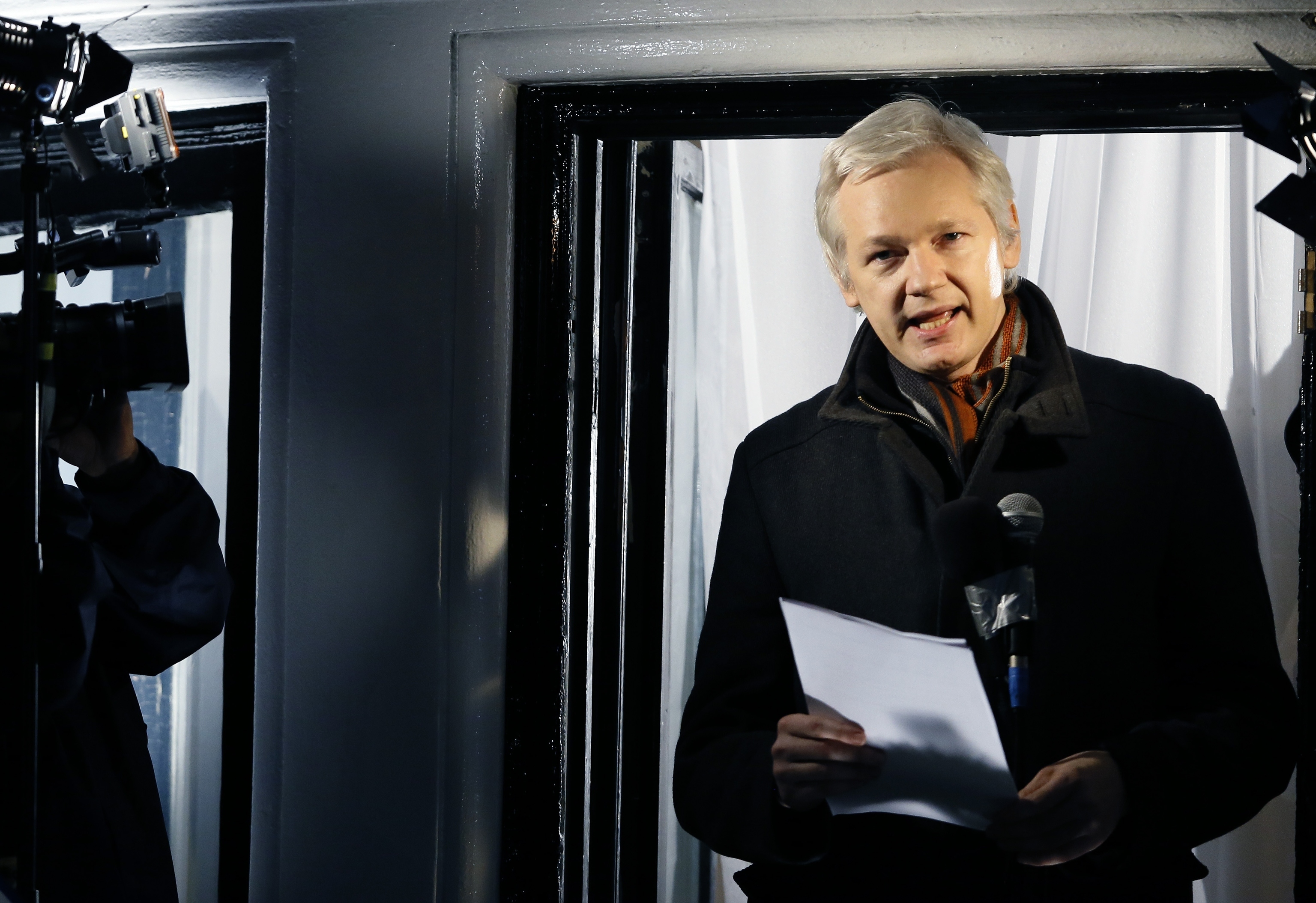 Julian Assange,  en la embajada de Ecuador en Londres, en 2012.