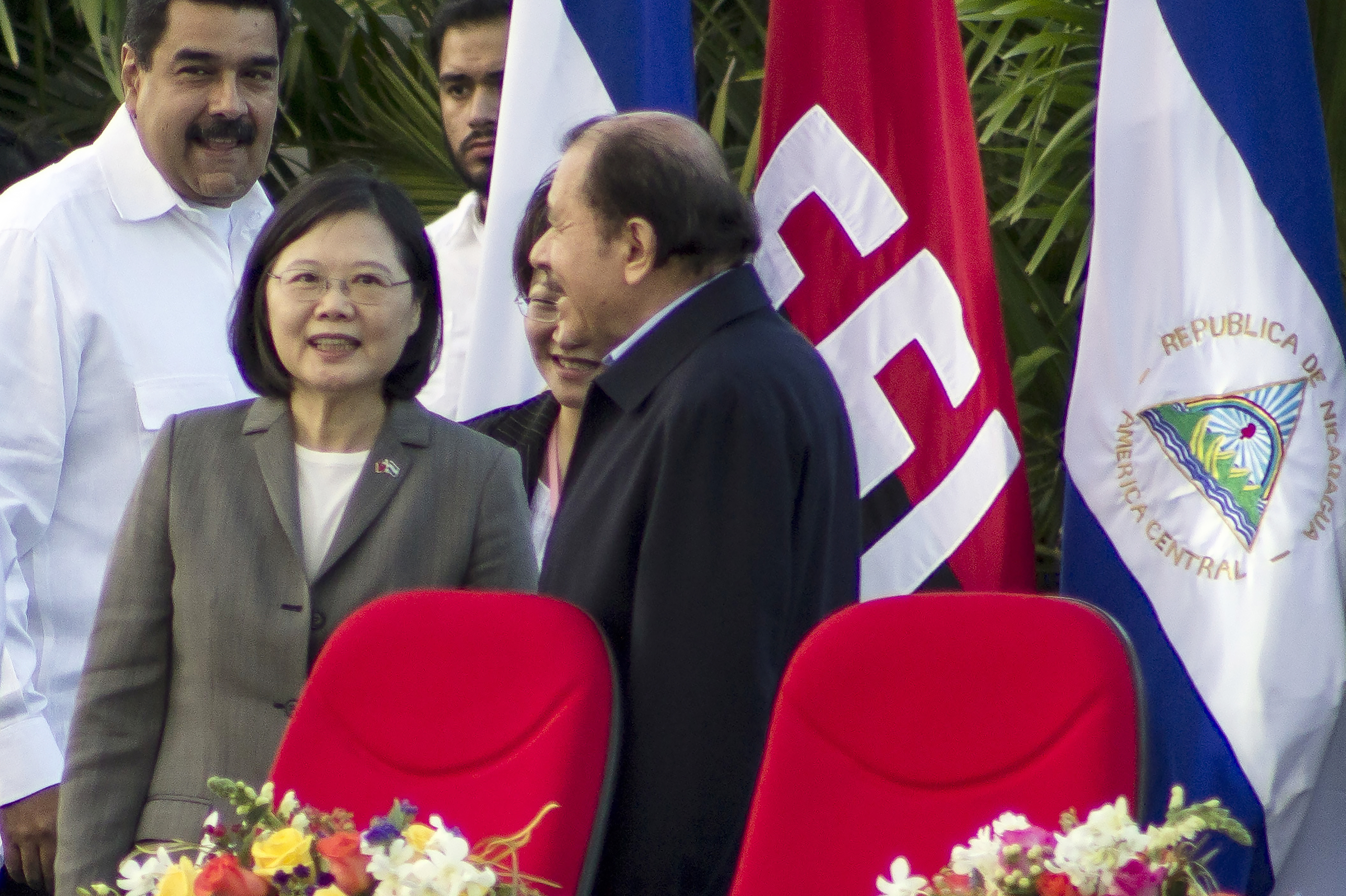 Daniel Ortega, junto a la presidenta de Taiwan, Tsai Ing-wen, en 2017.