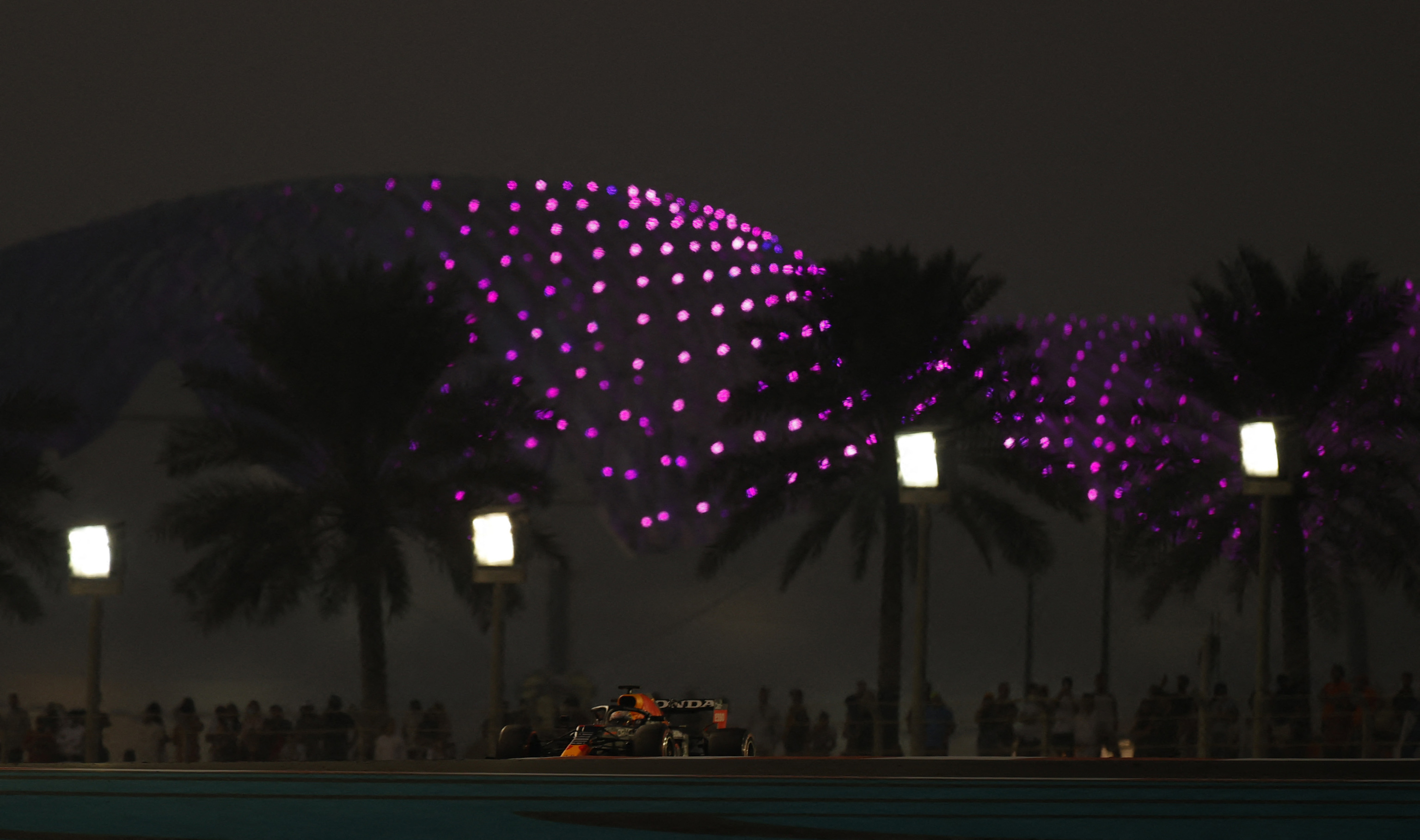 Verstappen, durante la clasificacin del sbado en Abu Dhabi.