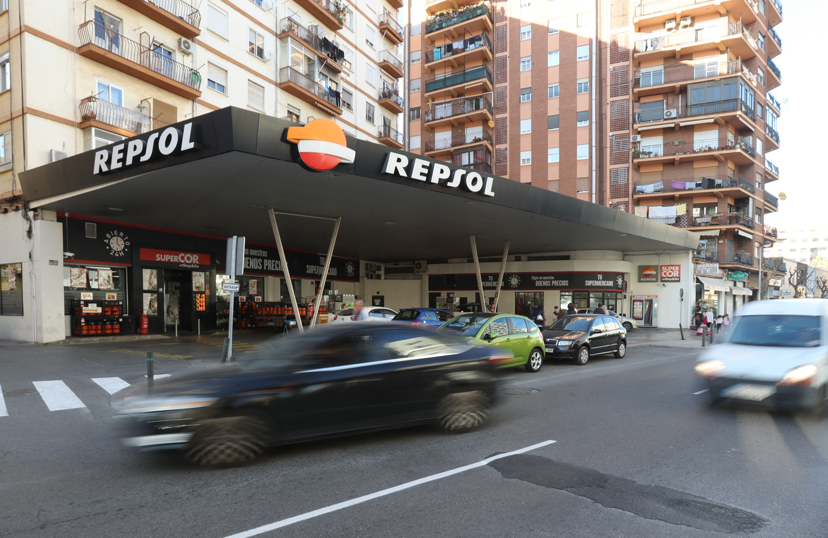 Gasolinera de Repsol en el centro de Madrid.