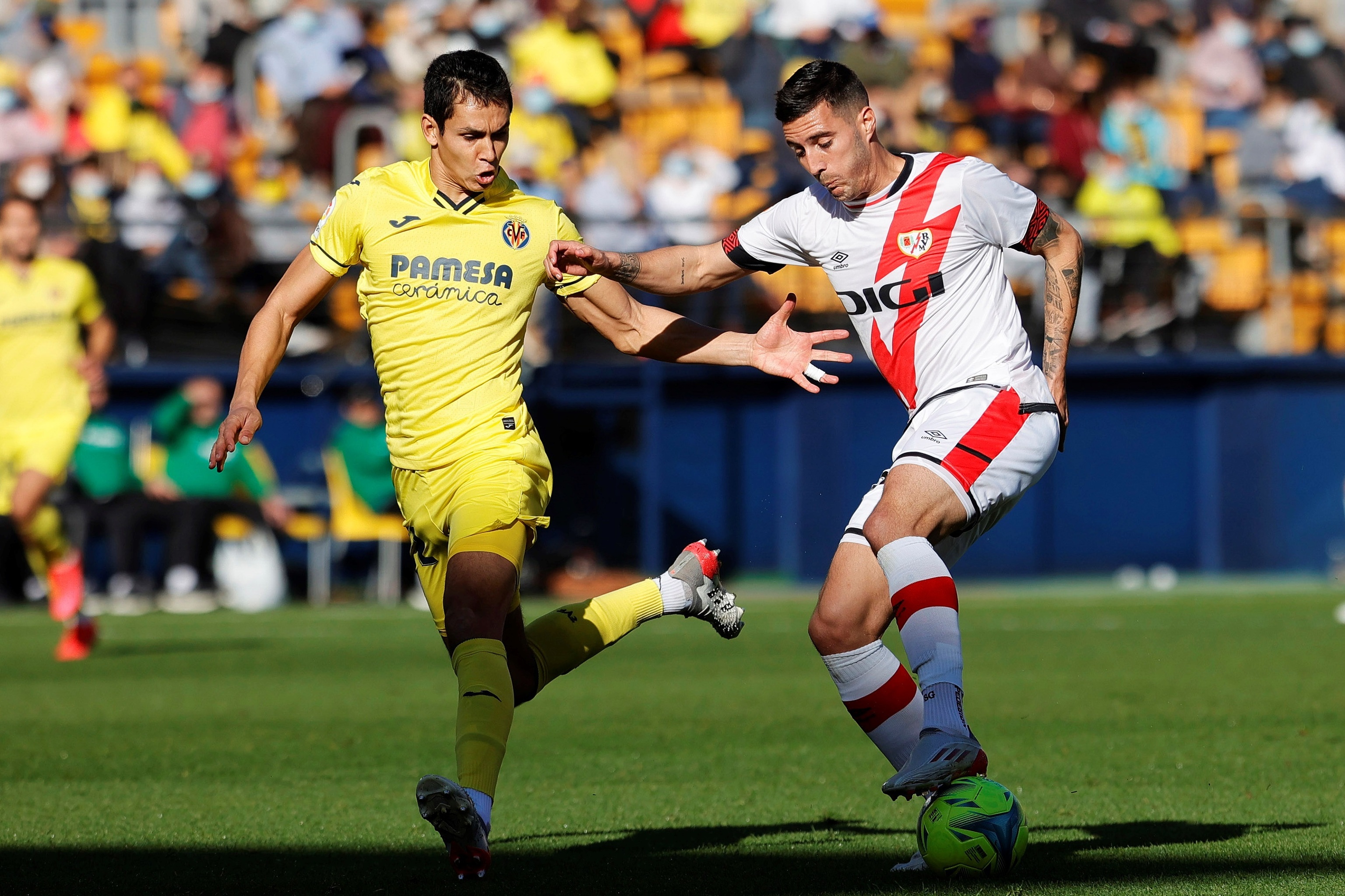 Mandi anot el primer gol del Villarreal.