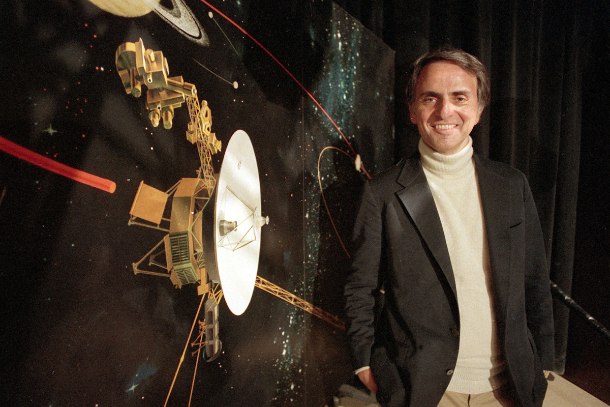 Sasha Sagan, en el 25 aniversario de la muerte de Carl Sagan: "Mi padre no crea en la vida ms all de la muerte, pero parece que sigue entre nosotros"