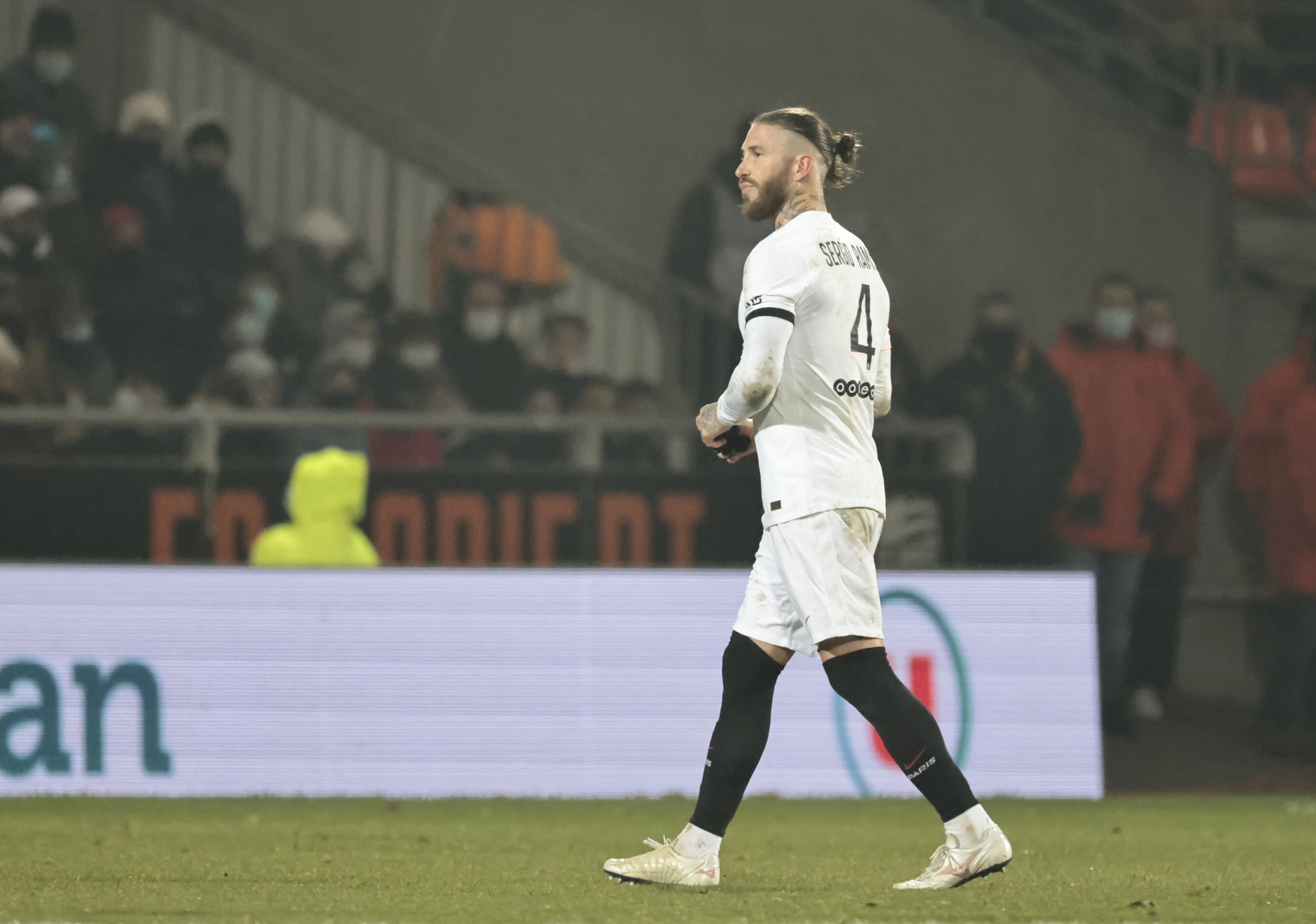 trabajador sufrimiento pérdida Ligue 1: El accidentado regreso de Sergio Ramos: 40 minutos y primera  expulsión en Francia | Ligue 1