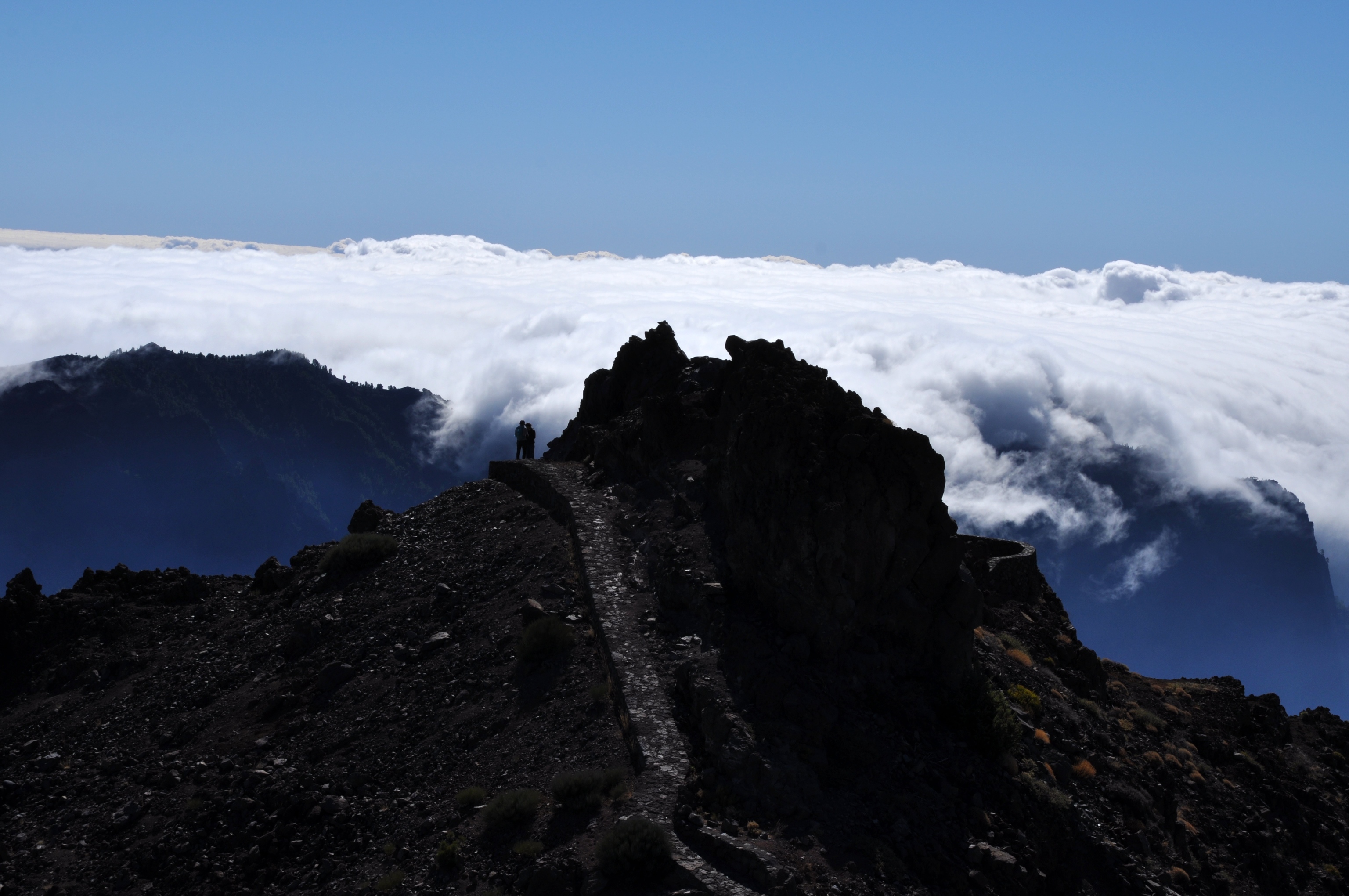 El mirador del Roque de los Muchachos, en lo más alto de la isla de La Palma (2.426 metros), es uno de los lugares con mejor cielo para la observación astronómica del mundo.