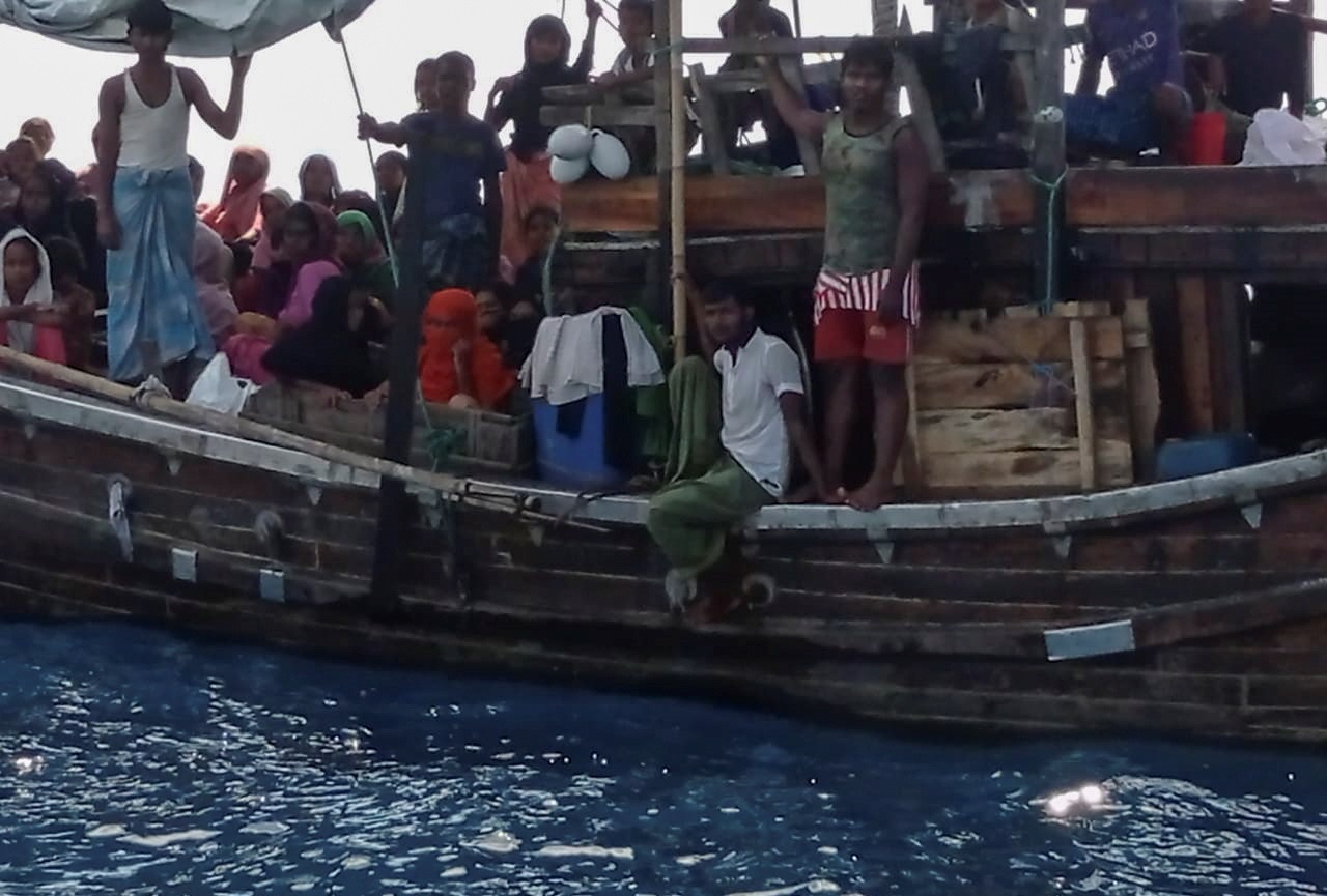 Un barco interceptado esta semana con rohingyas.