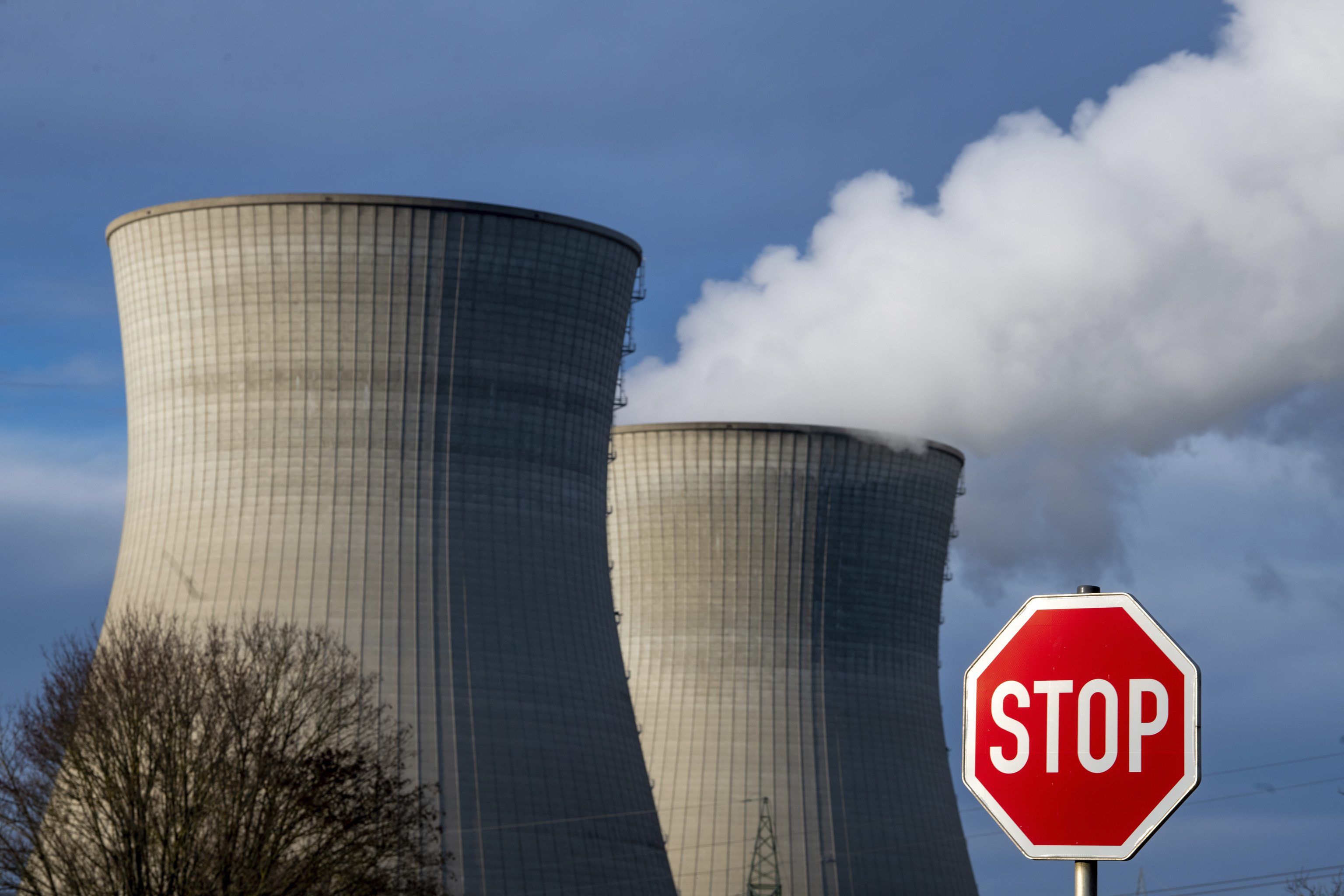 España rechaza incluir la energía nuclear y gas en la taxonomía verde europea: «No son energías verdes ni sostenibles»