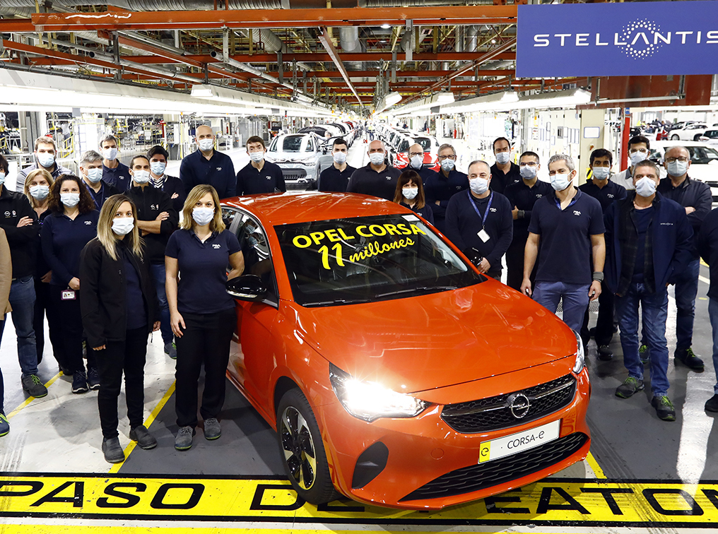 La planta de Opel en Zaragoza celebra la fabricacin del Corsa 11 millones