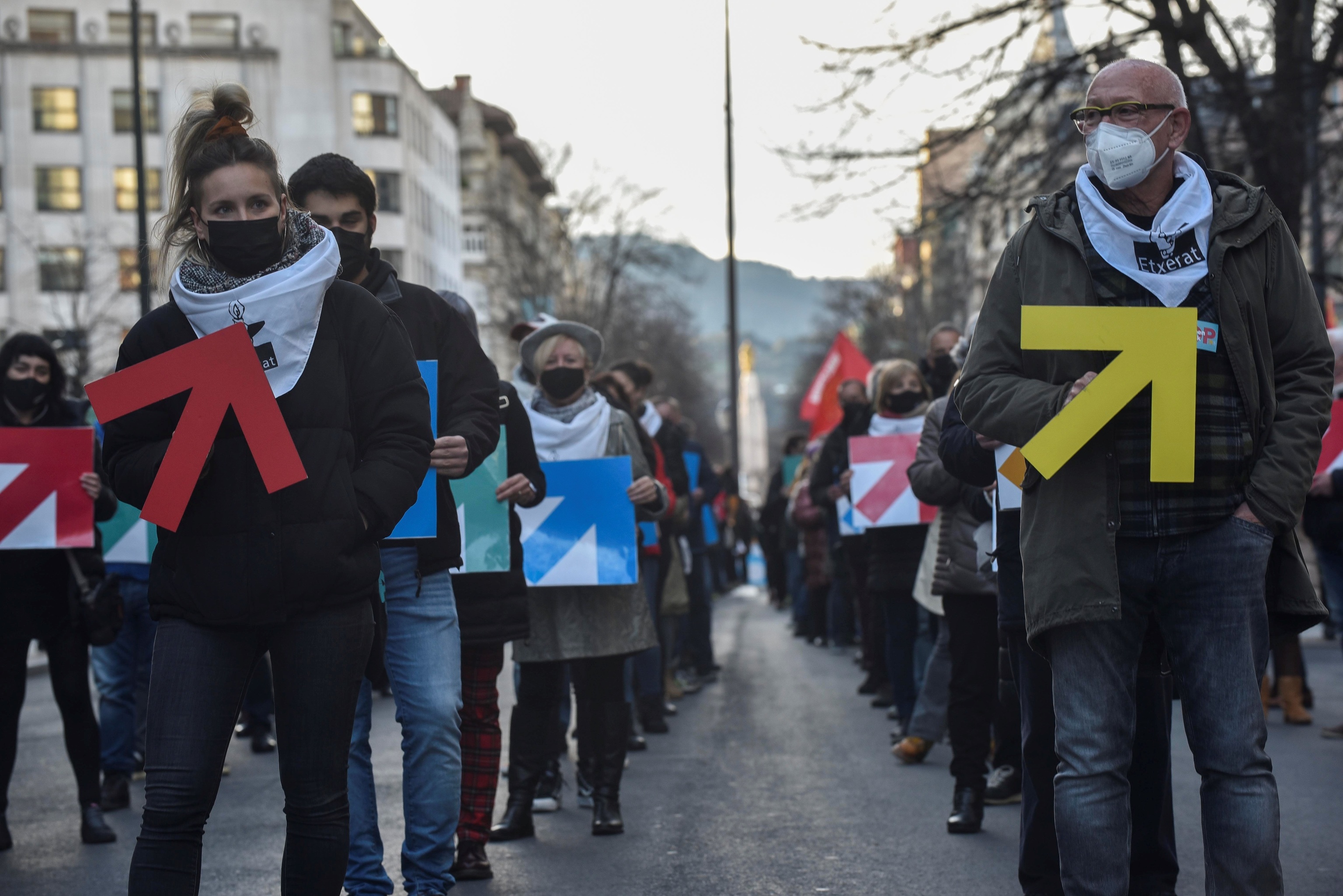 Manifestacin de la red ciudadana de apoyo a los presos de ETA,   Sare,  en Bilbao.