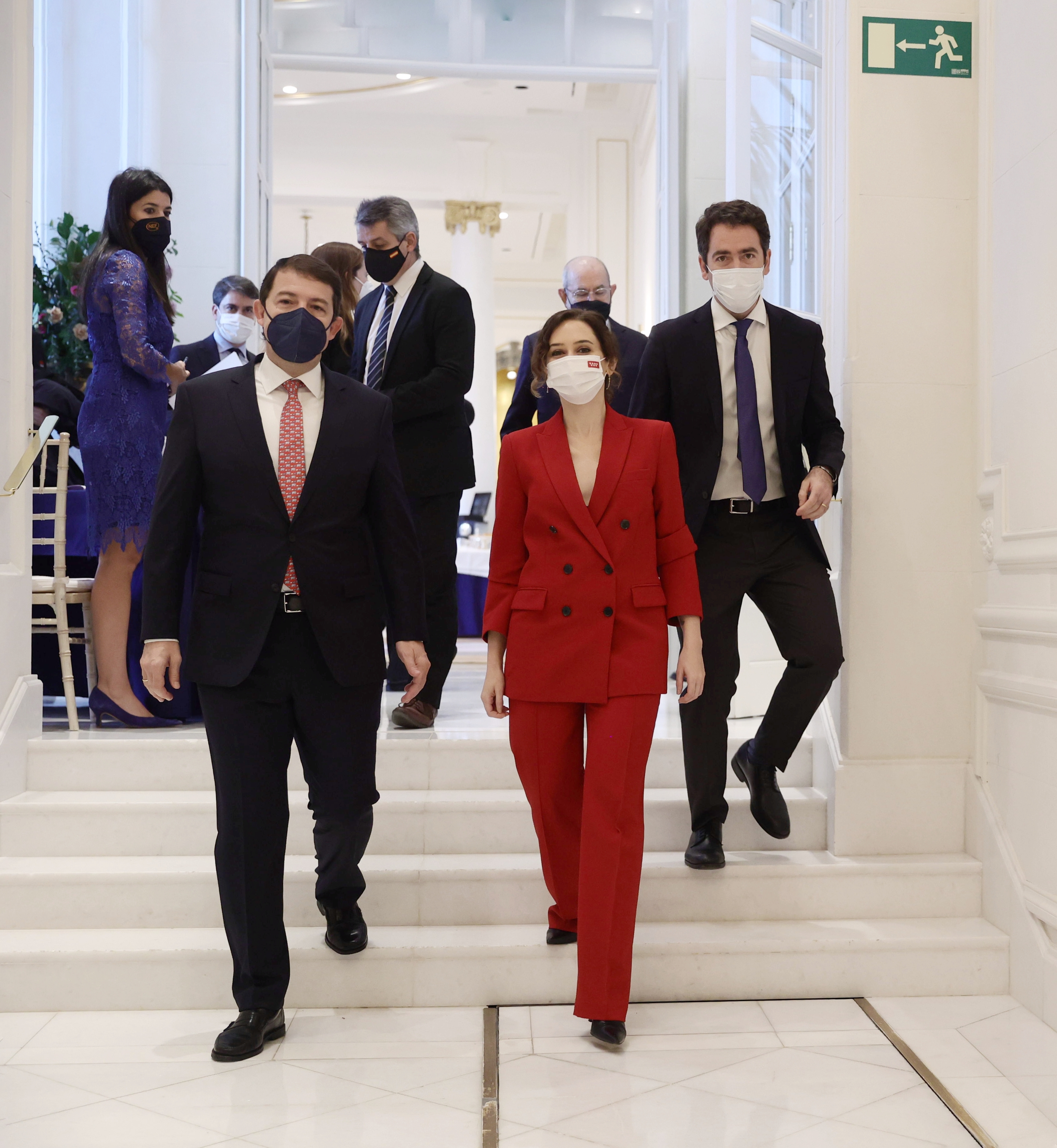 La presidenta de Madrid a su llegada al Hotel Ritz.