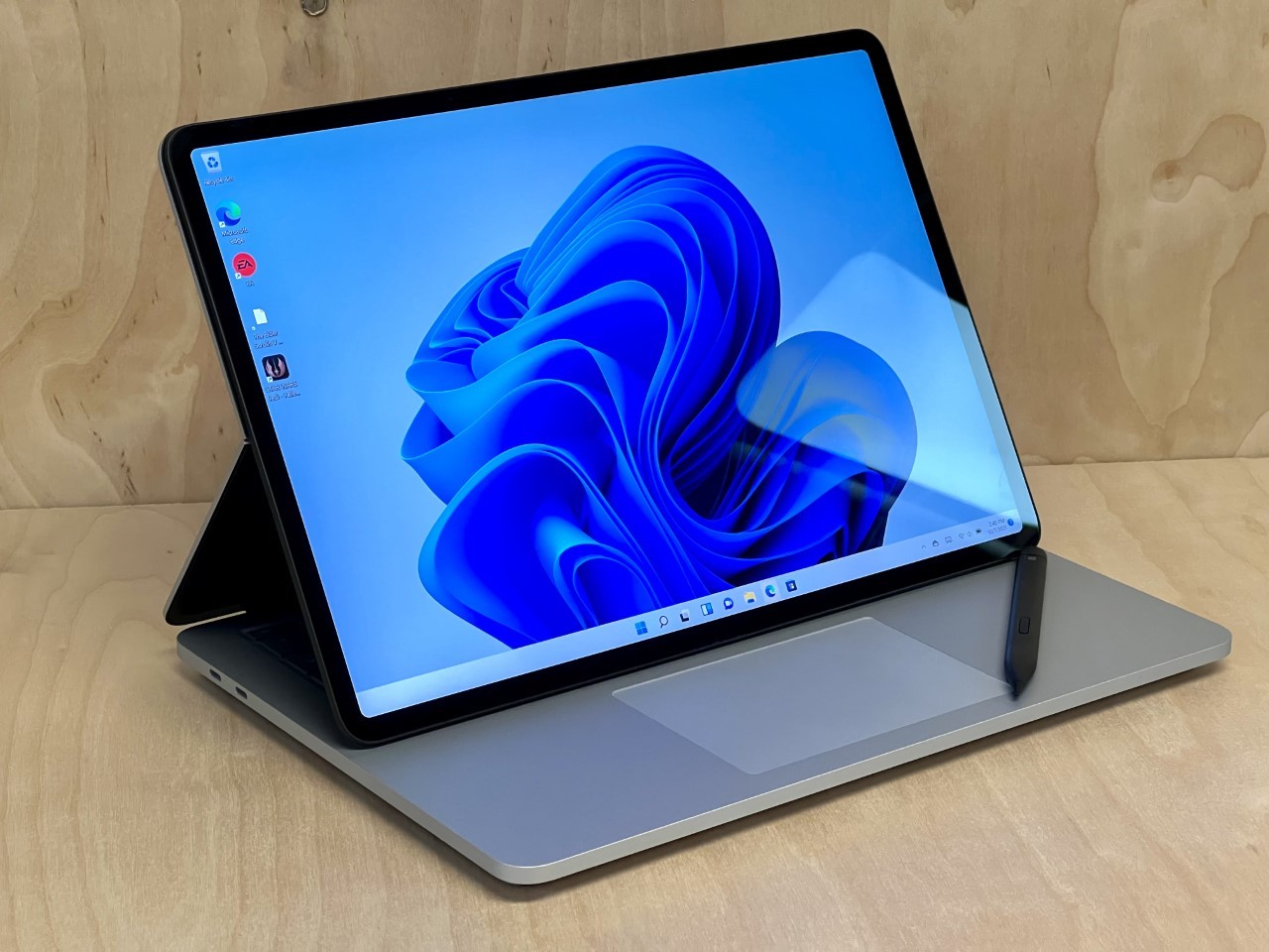 Probamos el Surface Laptop Studio: una idea loca para un gran portátil