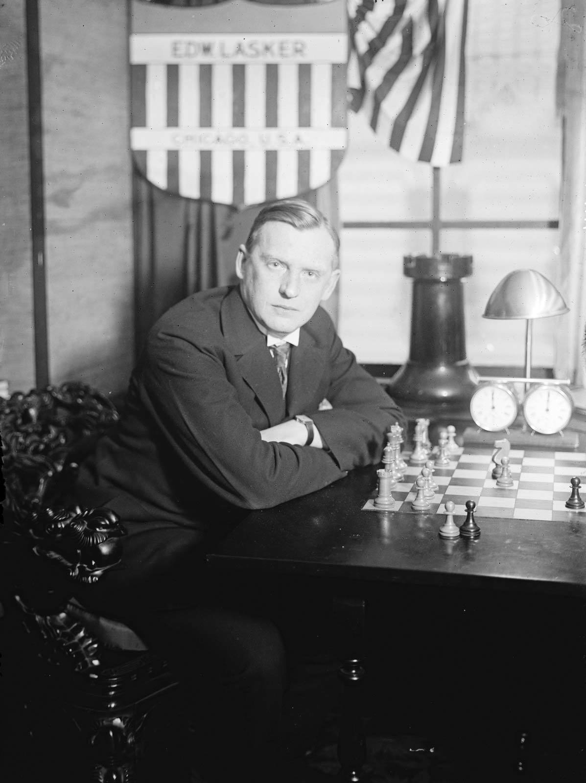 Alexnder Alekhine durante su partida contra Emanuel Lasker en 1934.