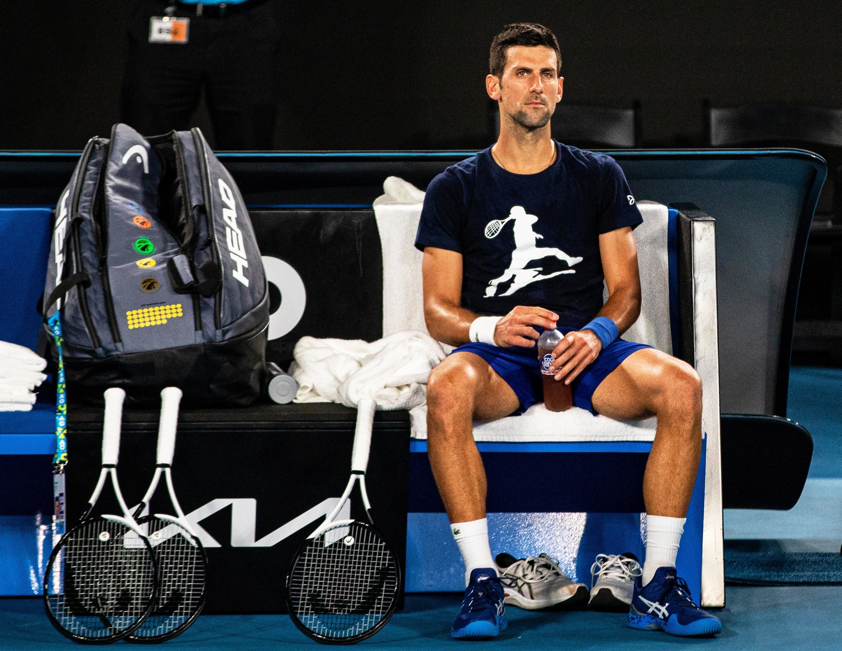 Novak  Djokovic entrenando el jueves en Melbourne.