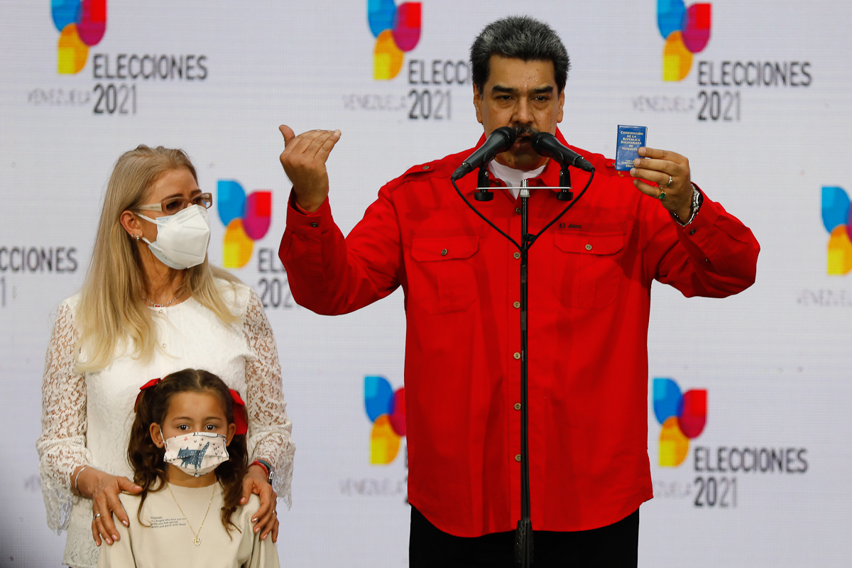 Nicolás Maduro junto a su mujer y su nieta.