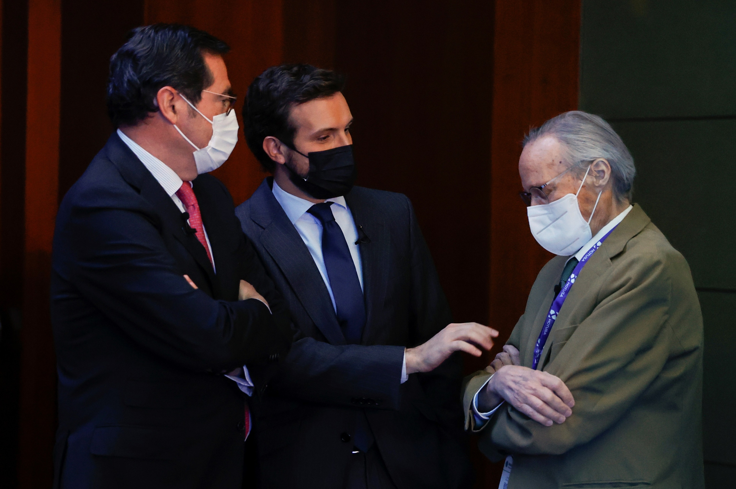 Garamendi, Casado y el ex ministro Josep Piqué.