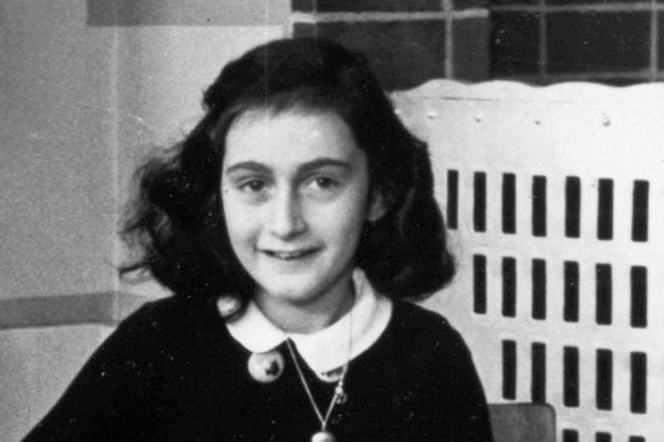 Un retrato de Ana Frank, asesinada en el campo de Bergen-Belsen.