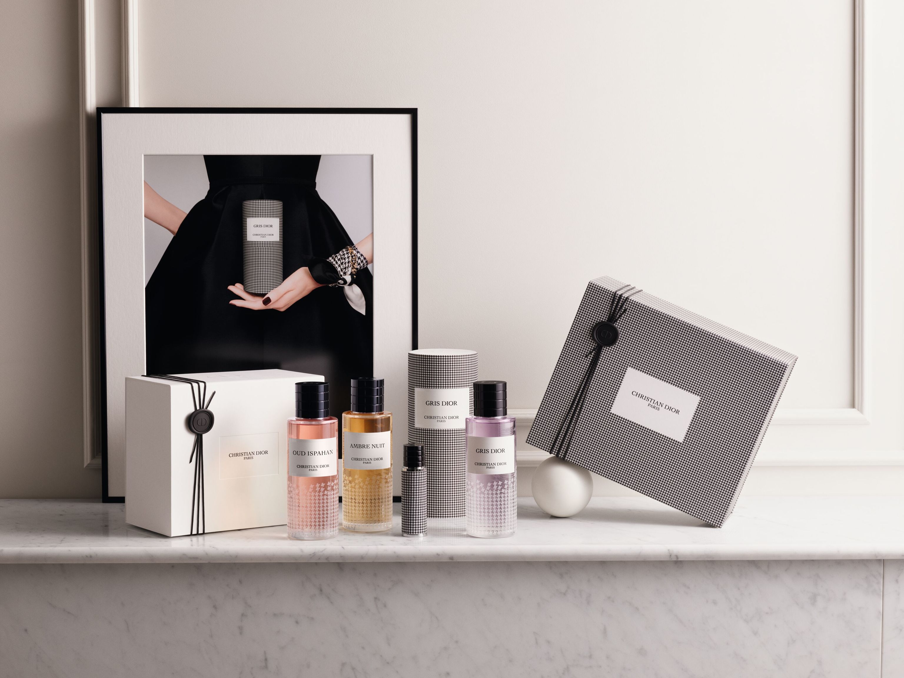 Gris Dior, de la coleccin exclusiva de los perfumes del diseador, una opcin floral con una salida ctrica que se envuelve en un fondo ambarado de musgo. Es la edicin limitada 'New Look' que se vende hasta marzo (desde 220 euros).