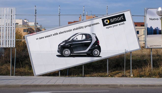 Cartel de publicidad de la marca Smart