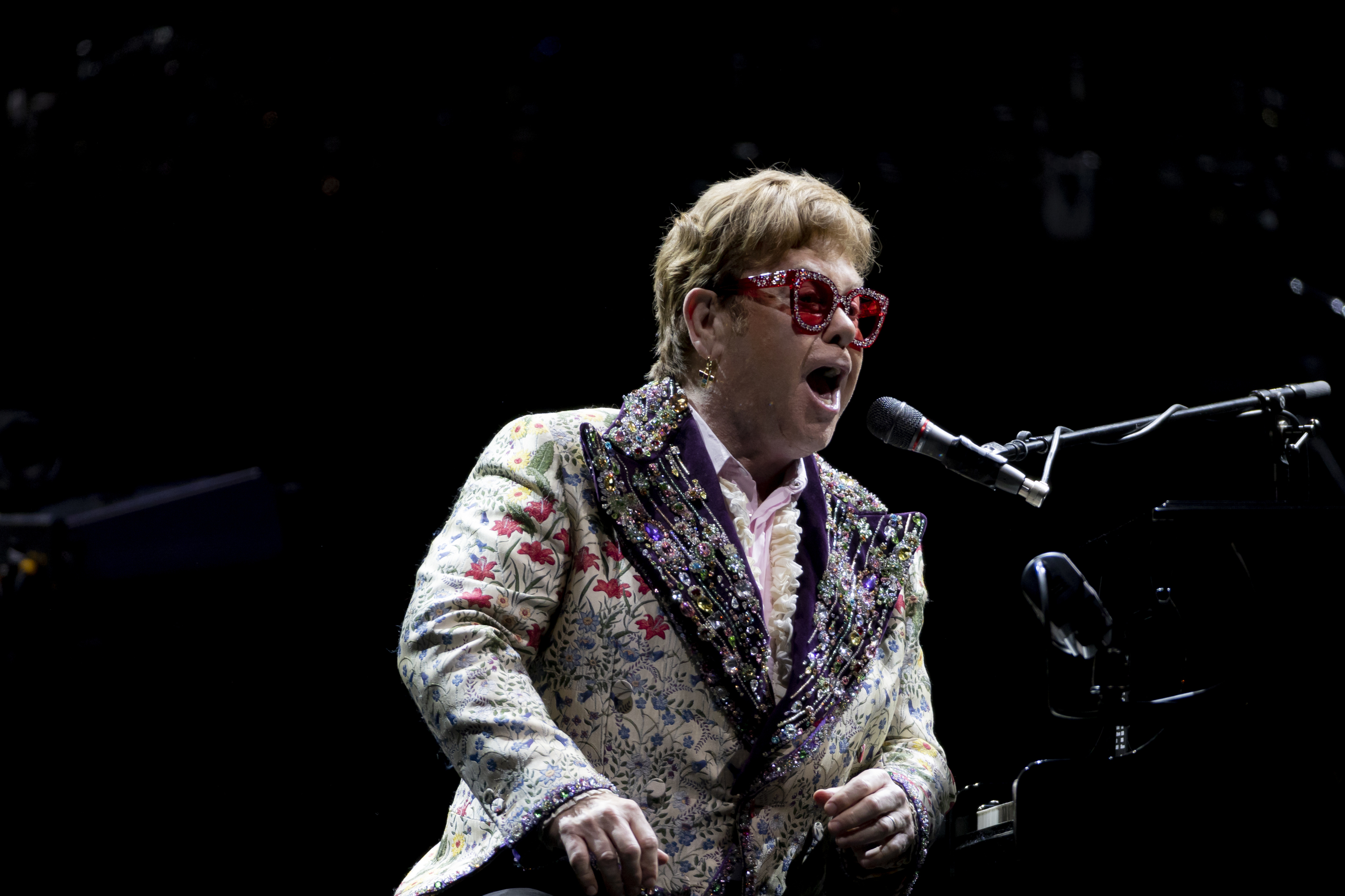Elton John actúa durante su gira "Farewell Yellow Brick Road" este enero de 2022, en Nueva Orleans.