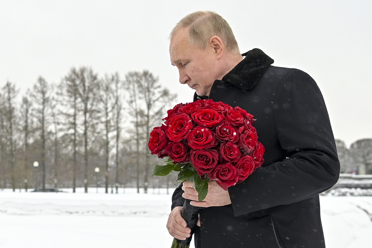 Vladimir Putin en el homenaje a las víctimas de Leningrado.