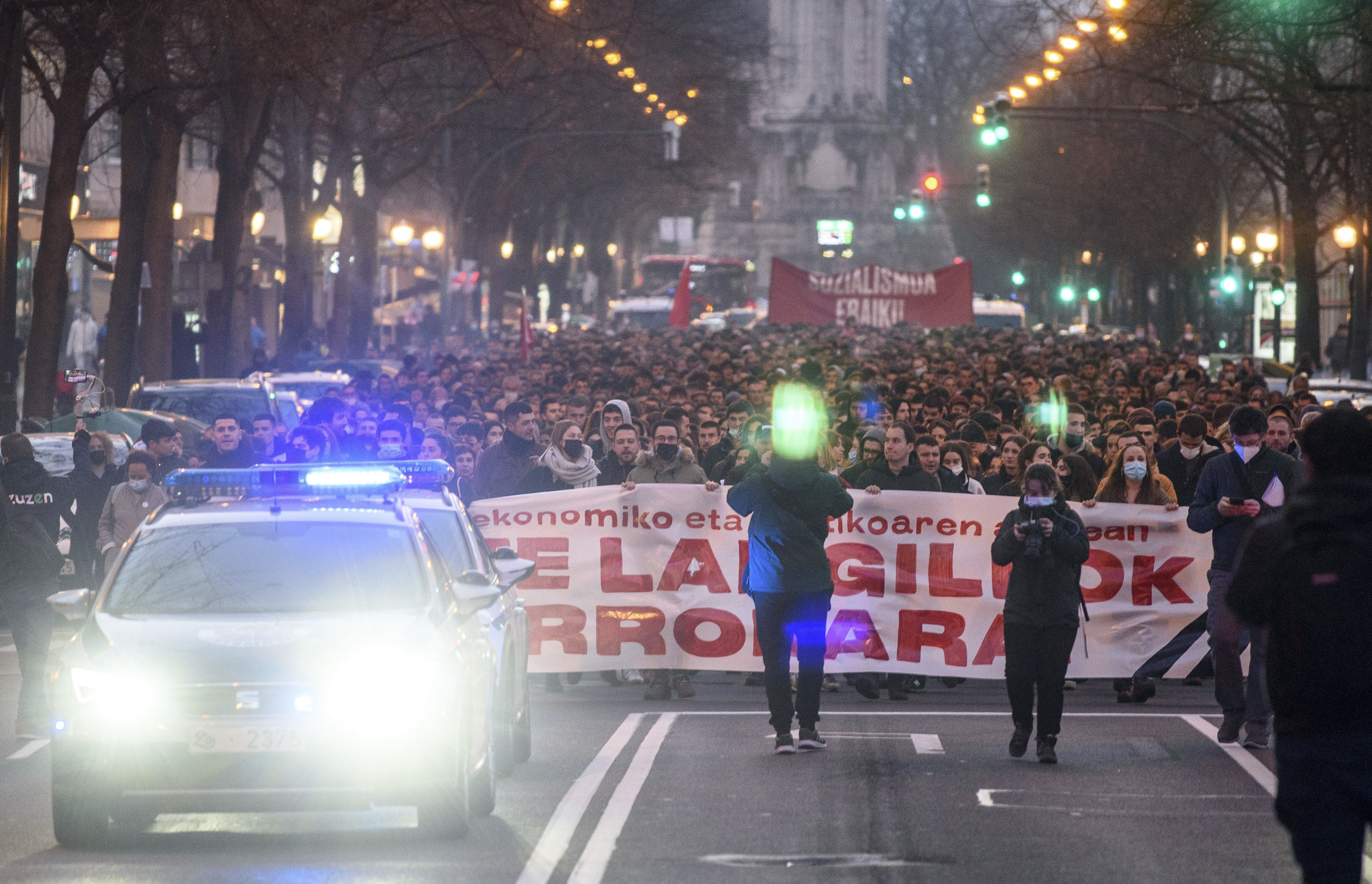 Cabeza de la manifestacin convocada por GKS que recorri las calles de Bilbao.