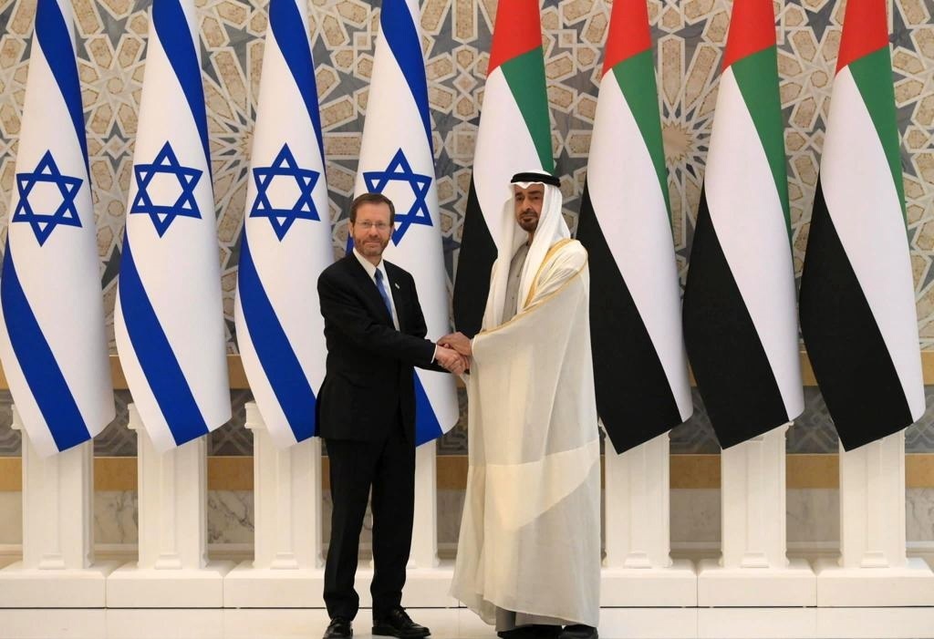 El presidente israel�, Isaac Herzog, con el pr�ncipe heredero de Abu Dabi, Mohamed Bin Zayed.