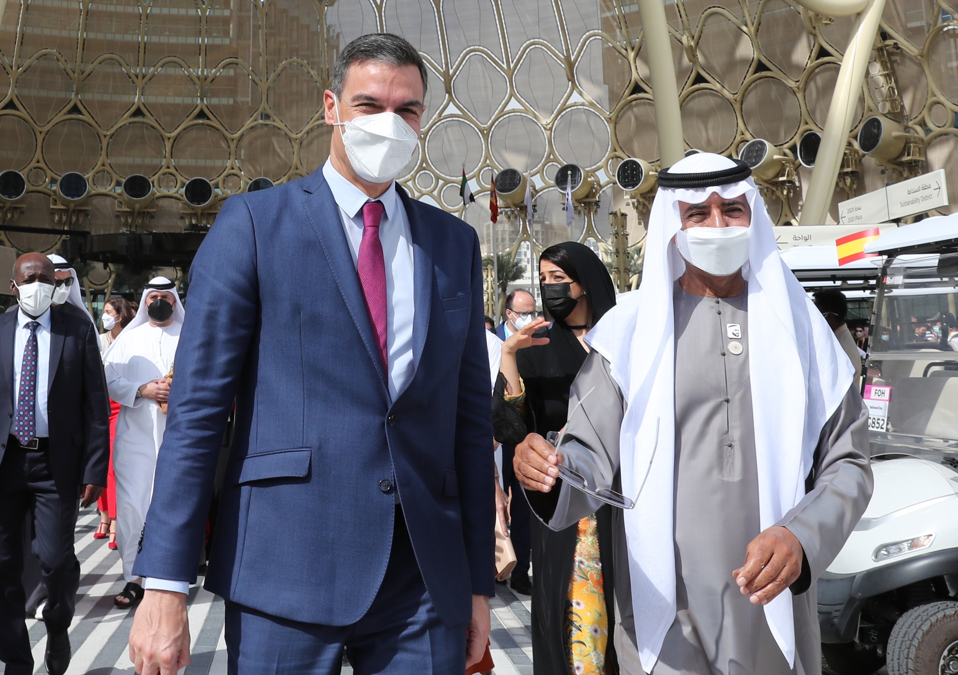 Pedro Snchez, con el comisario general de la Expo de Dubi, Nahyan bin Mubarak Al Nahyan.