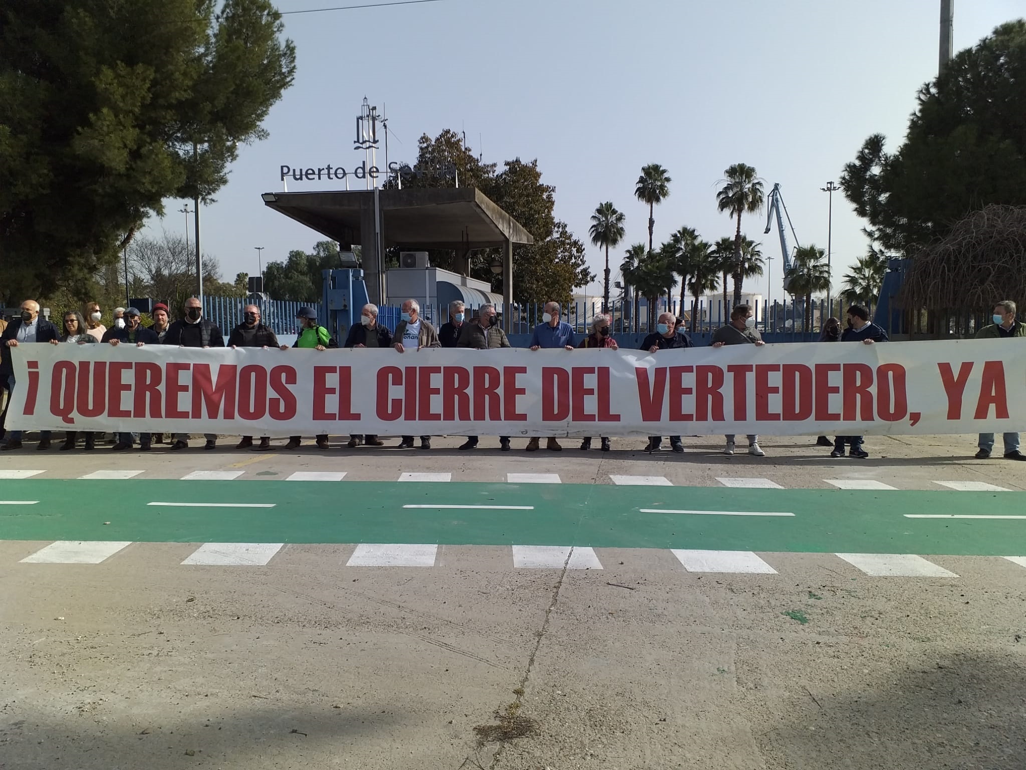Concentracin en el puerto de Sevilla contra el vertedero de Nerva, el pasado 31 de enero.